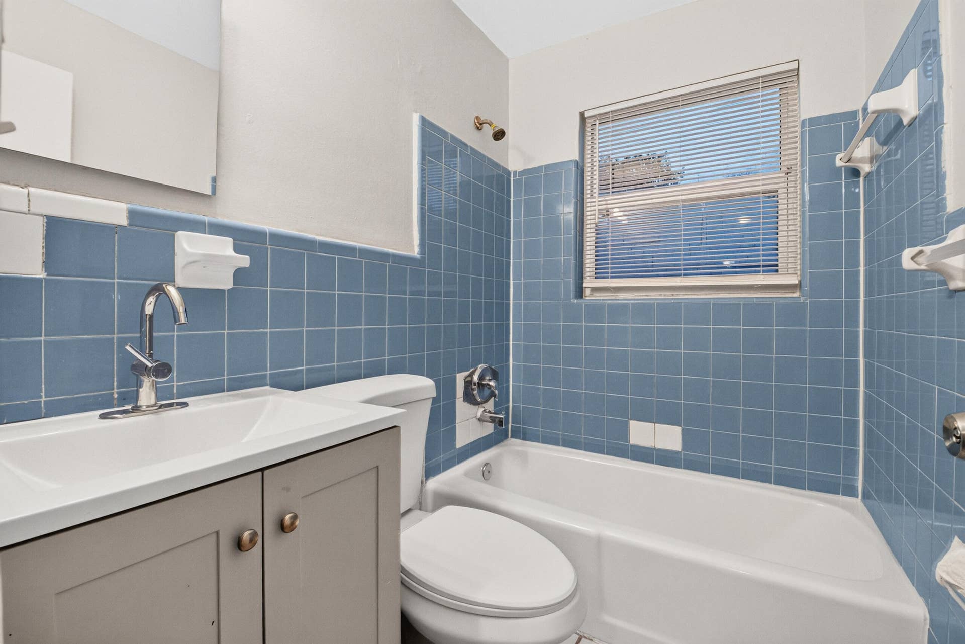 Unit 2 - Bathroom