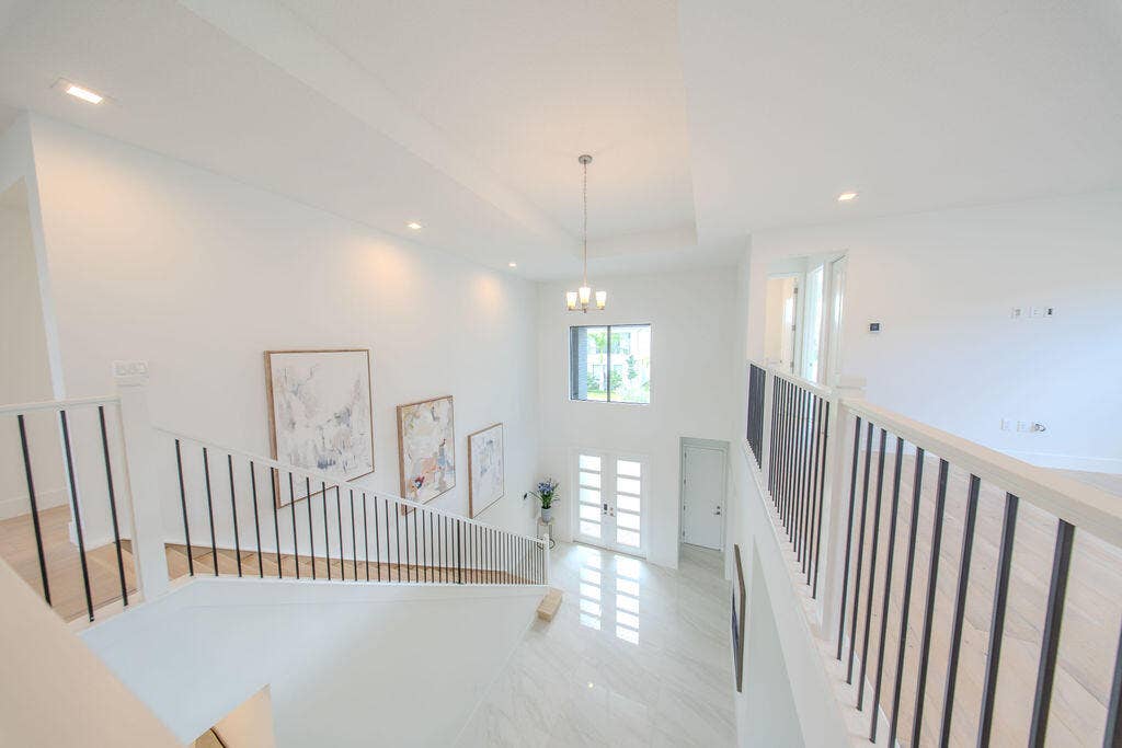 Staircase/Entry