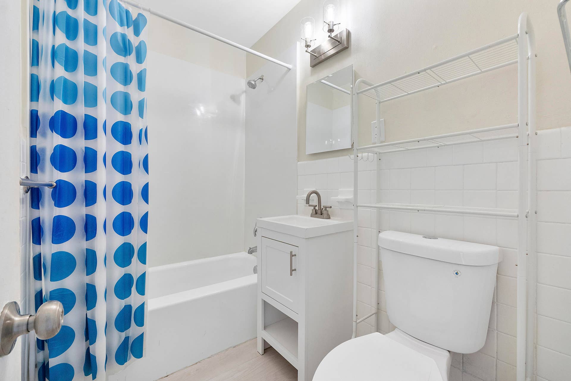 full bathroom 1