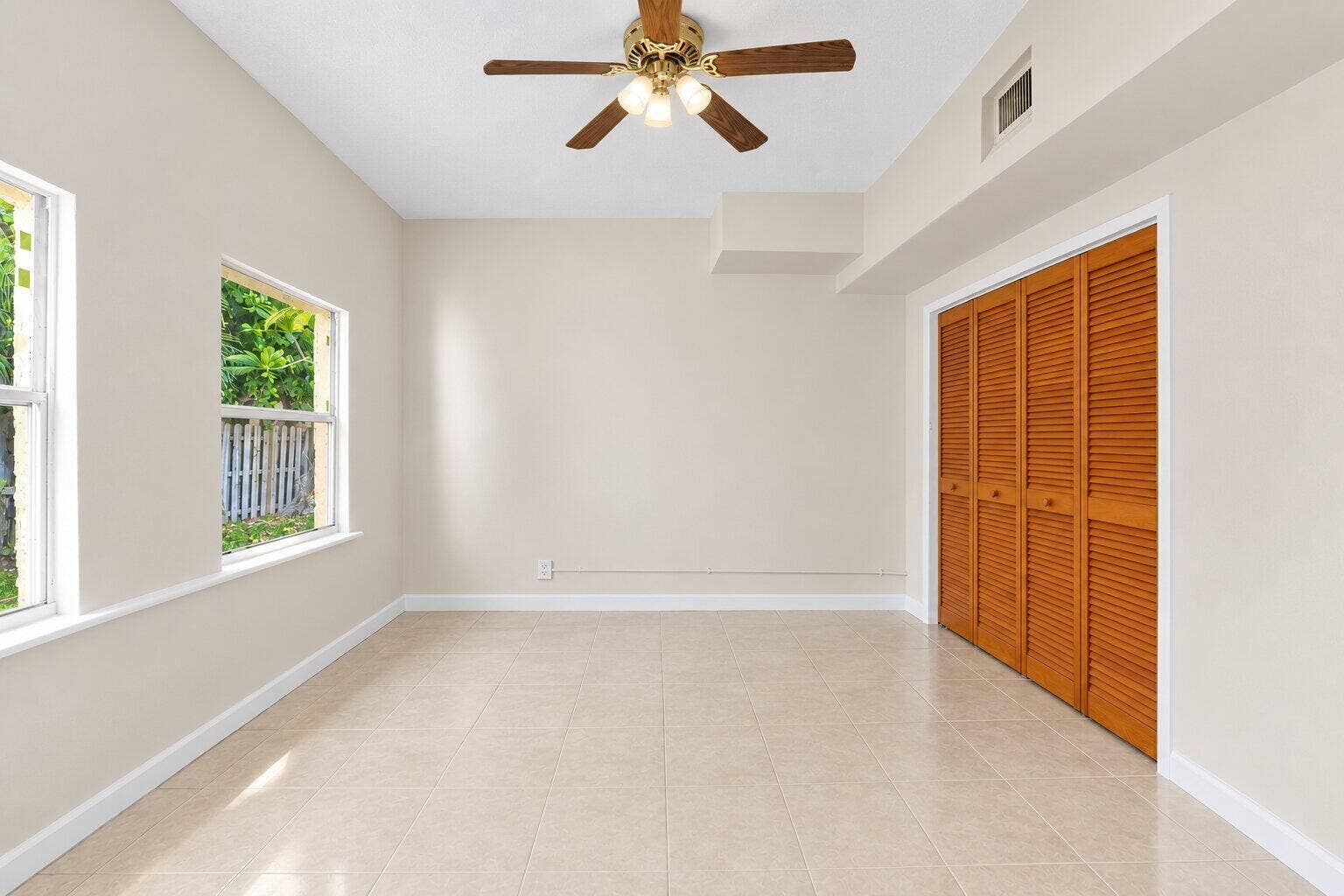 830 Valley Forge Road, West Palm Beach, FL 33405 12