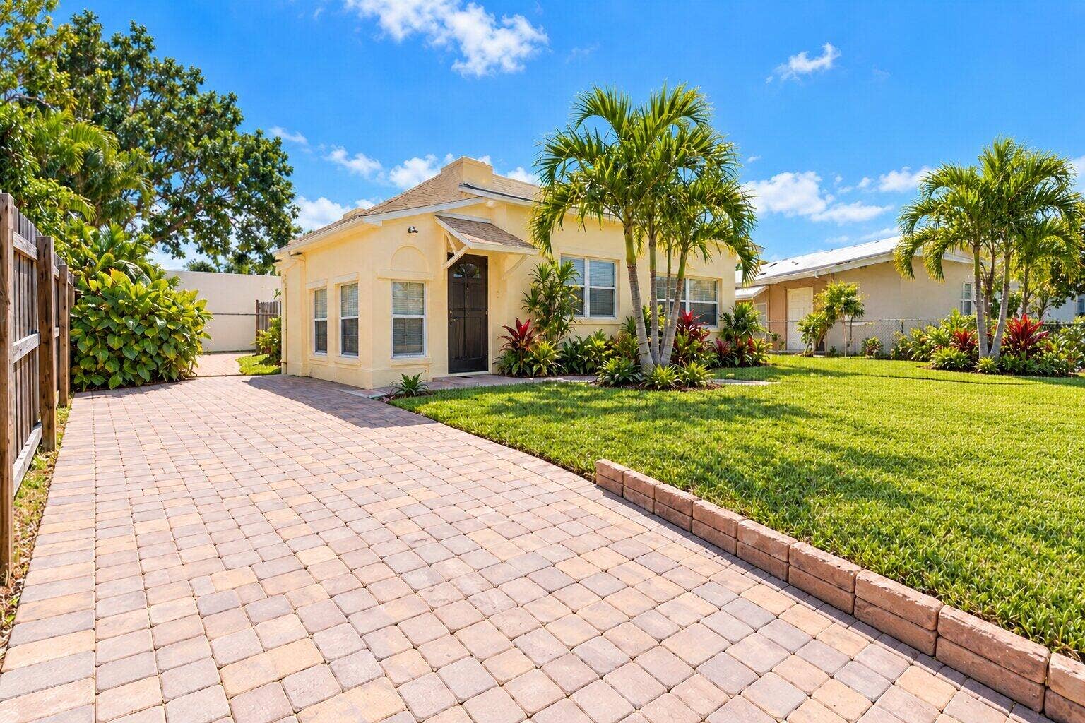 830 Valley Forge Road, West Palm Beach, FL 33405 2