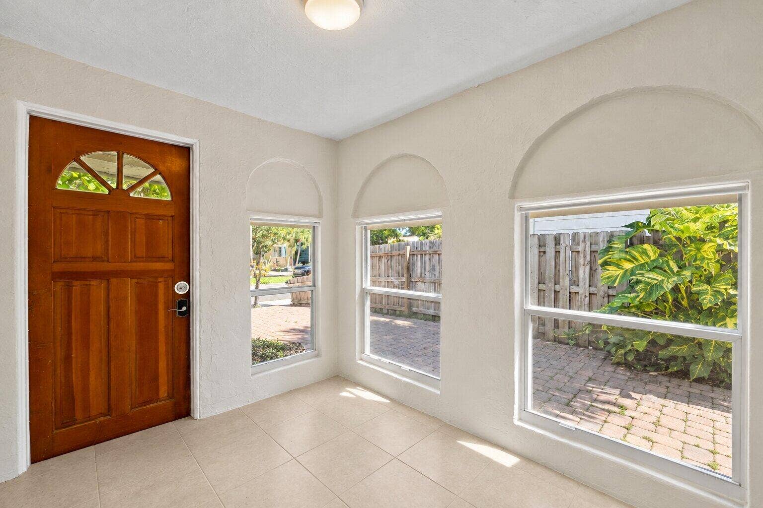 830 Valley Forge Road, West Palm Beach, FL 33405 3