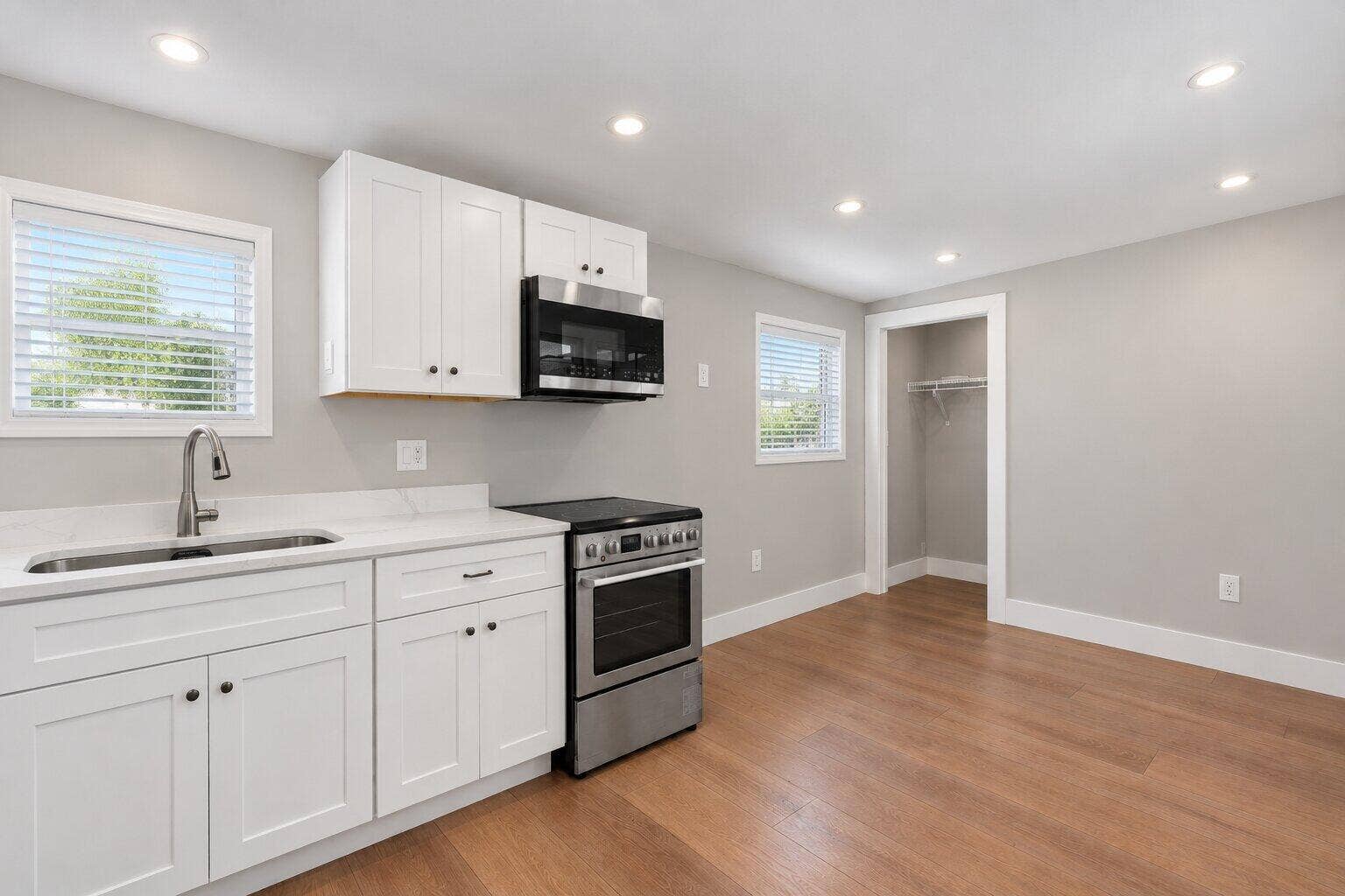 830 Valley Forge Road, West Palm Beach, FL 33405 19
