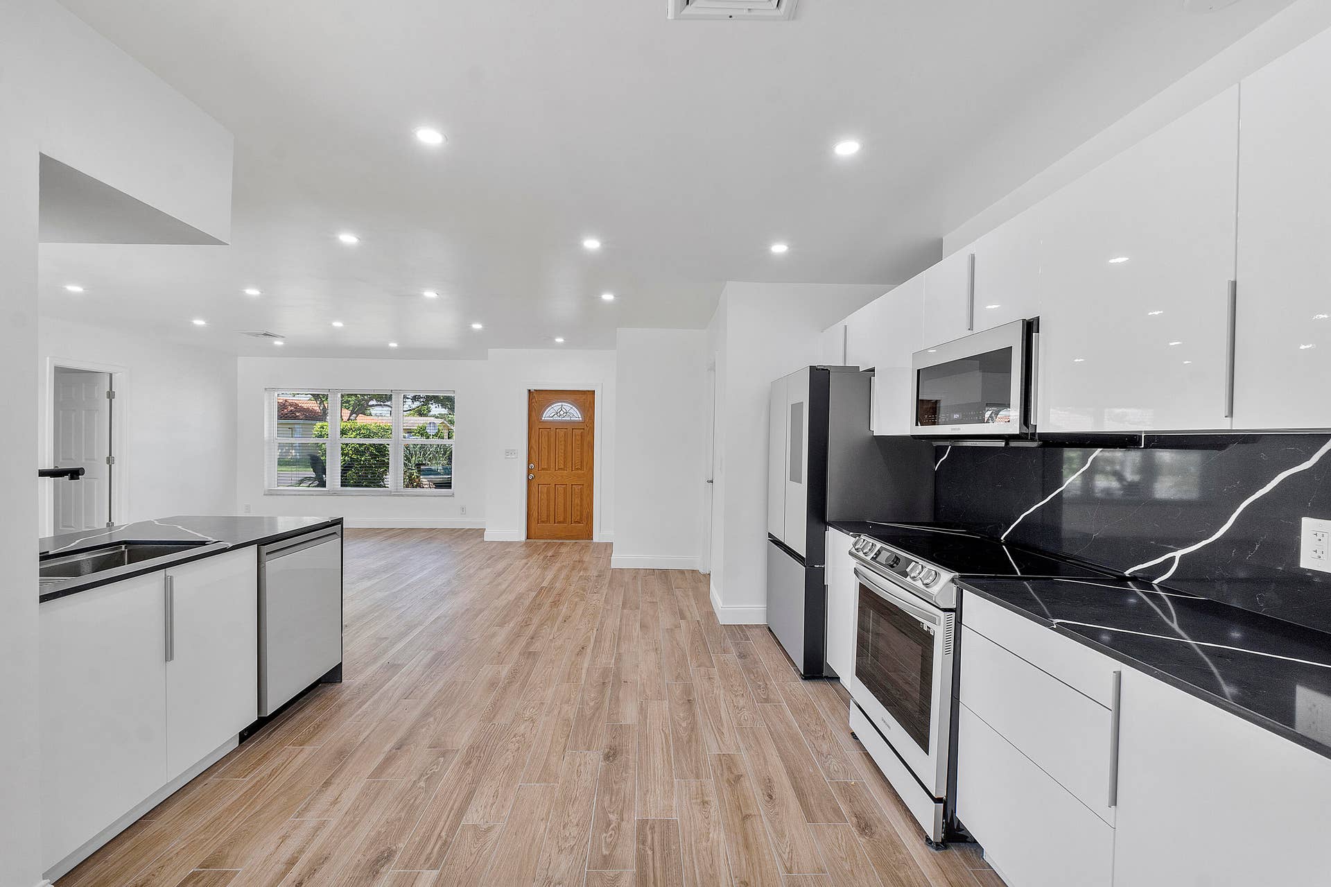 400 SW 9TH Avenue, Boca Raton, FL 33486 Kitchen