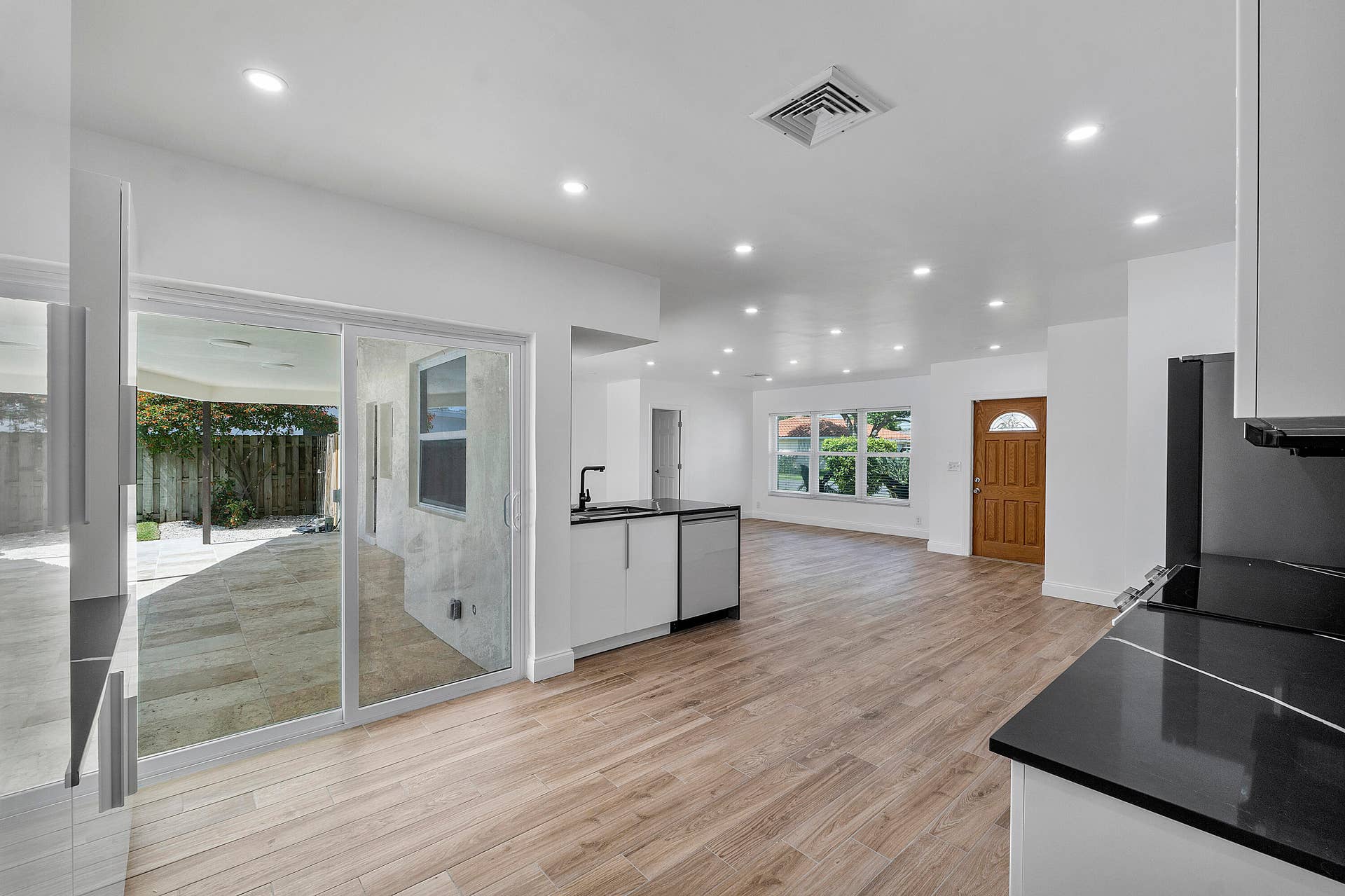 400 SW 9TH Avenue, Boca Raton, FL 33486 Kitchen