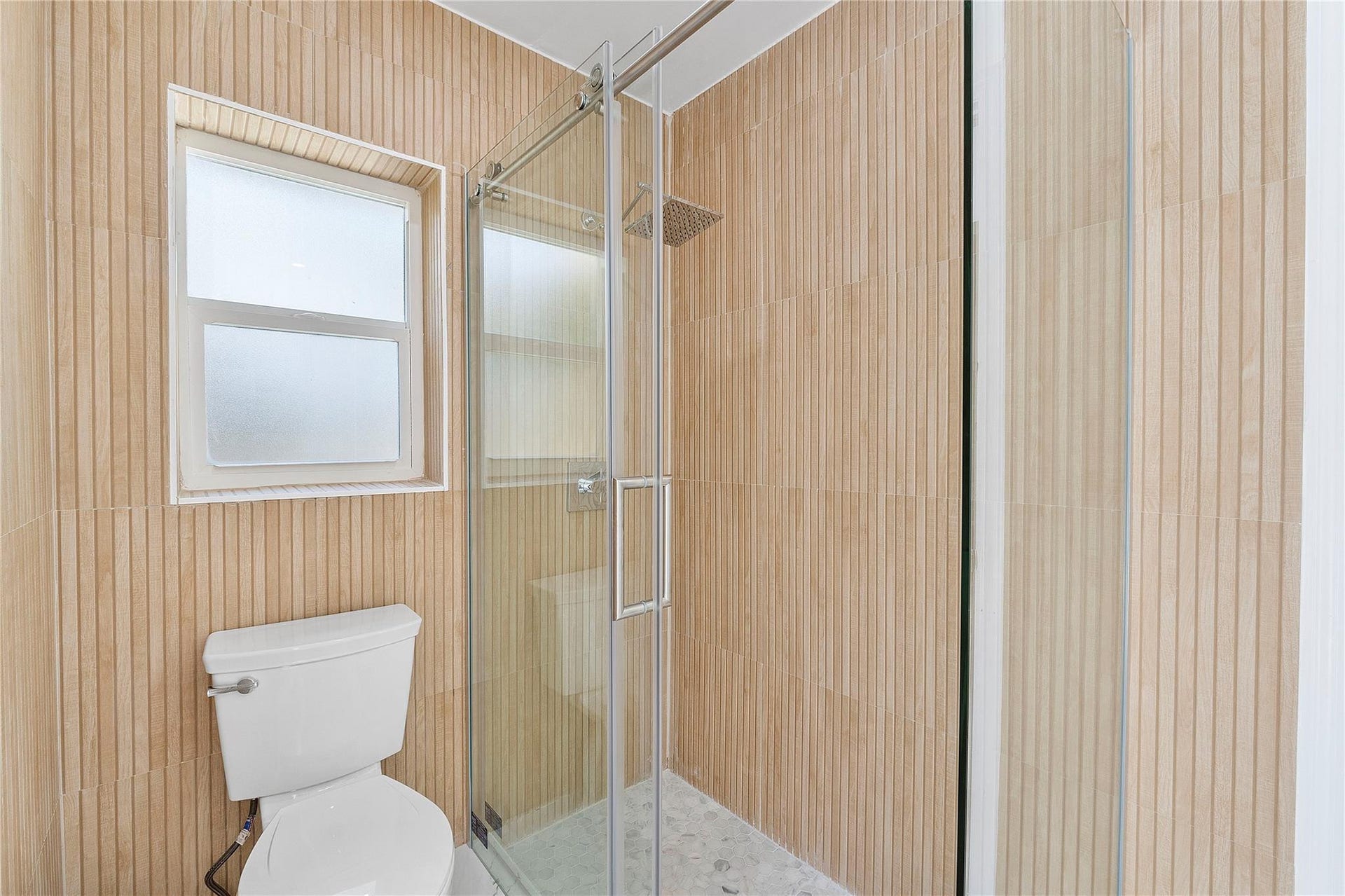 400 SW 9TH Avenue, Boca Raton, FL 33486 Master Bathroom