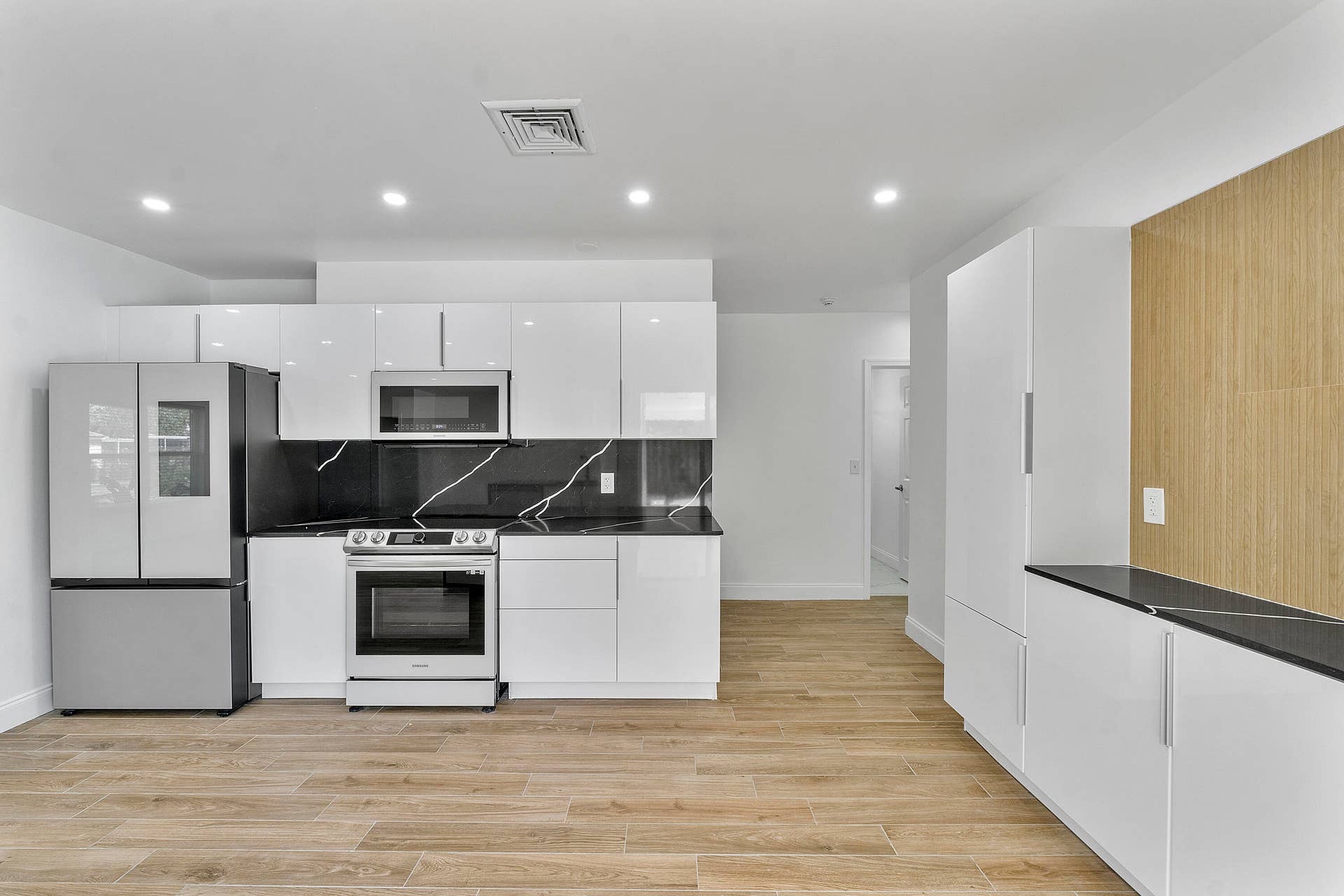 400 SW 9TH Avenue, Boca Raton, FL 33486 Kitchen