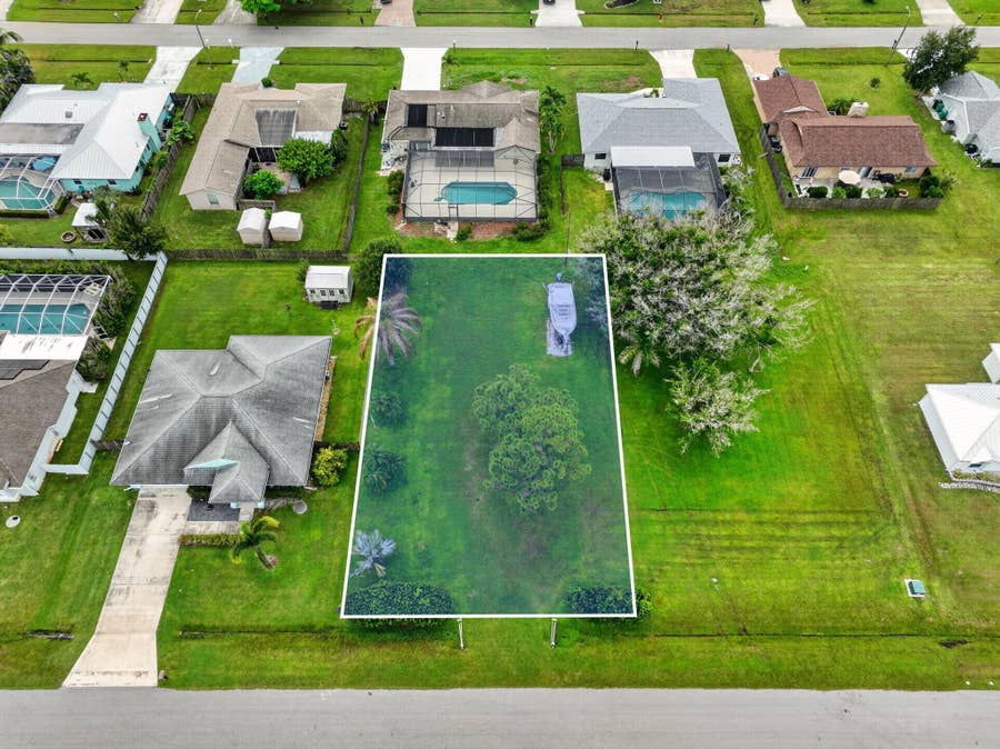 Property photo for 642 SE TANNER Avenue, Port St Lucie, FL
