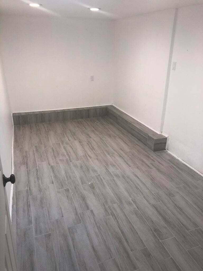 301 Ocean Drive, Juno Beach, FL 33408 EXTRA ROOM