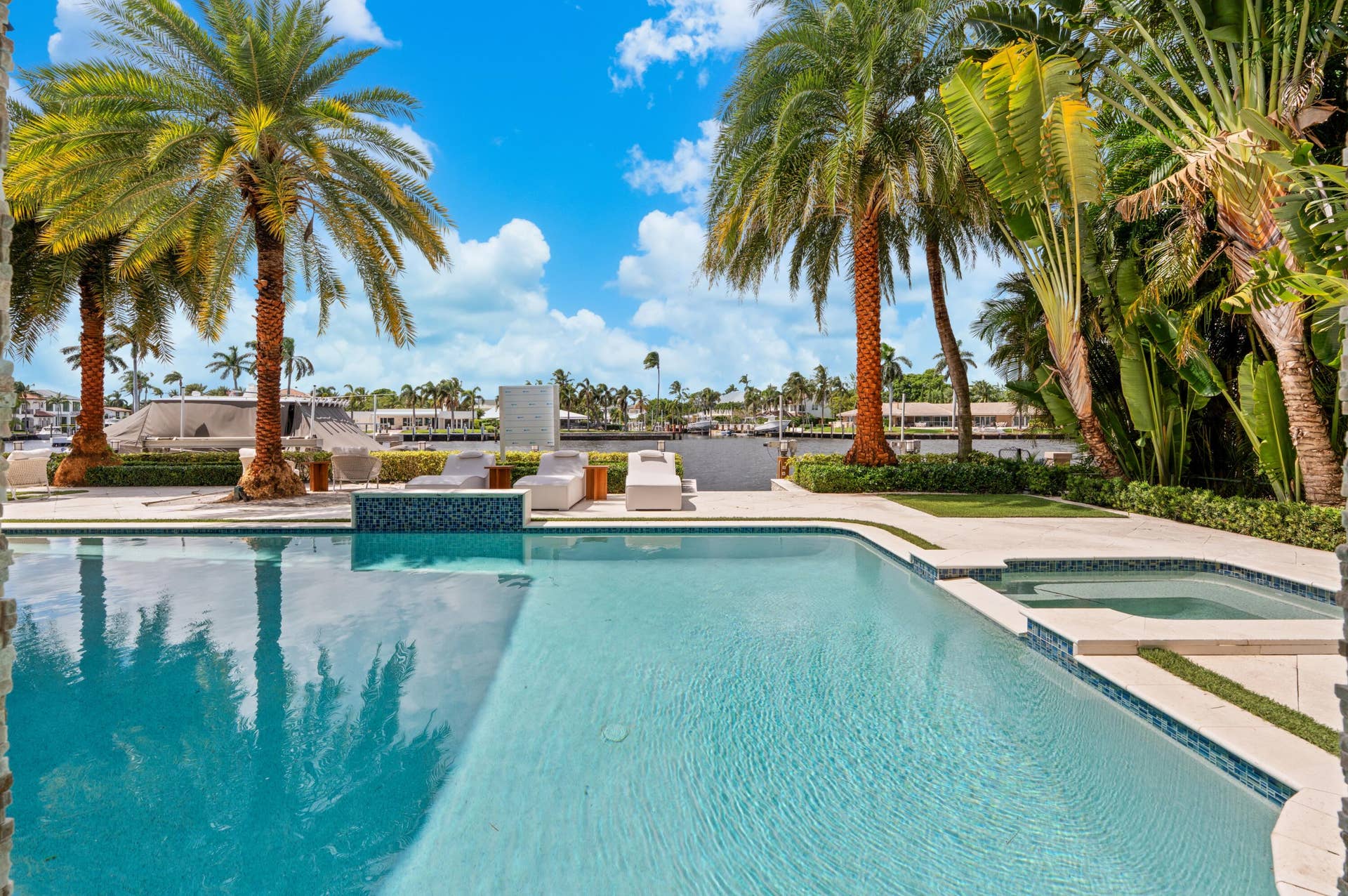 mls_POOL_TO_VIEW_STRAIGHT