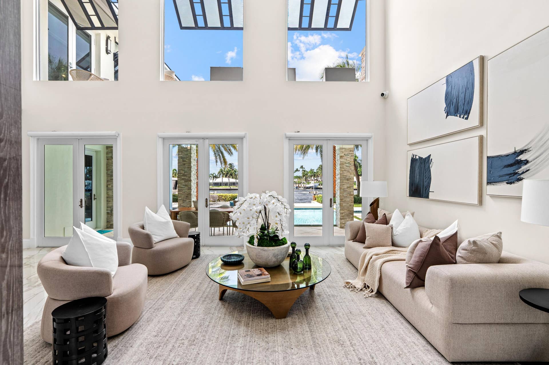 mls_LIVING_ROOM_STRAIGHT