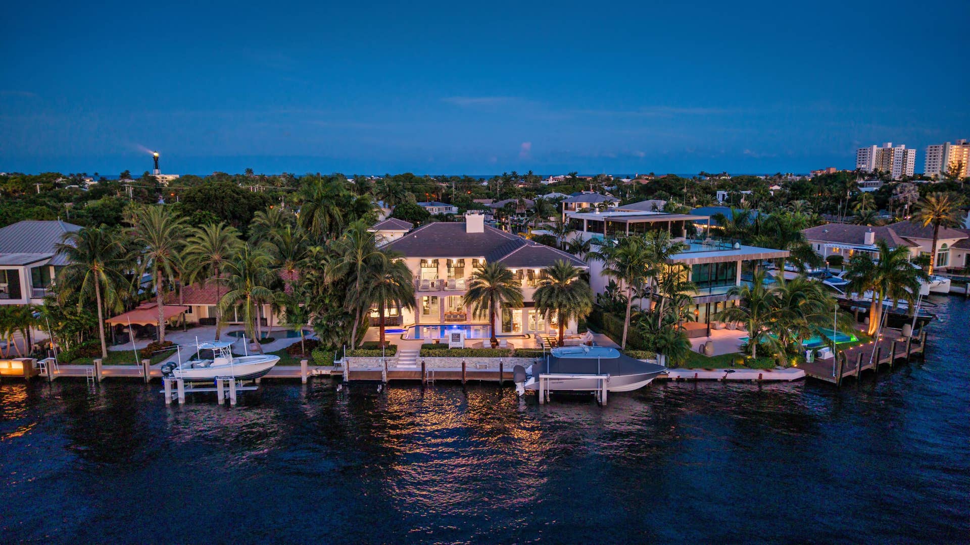 2307 N Riverside Dr Aerial 5