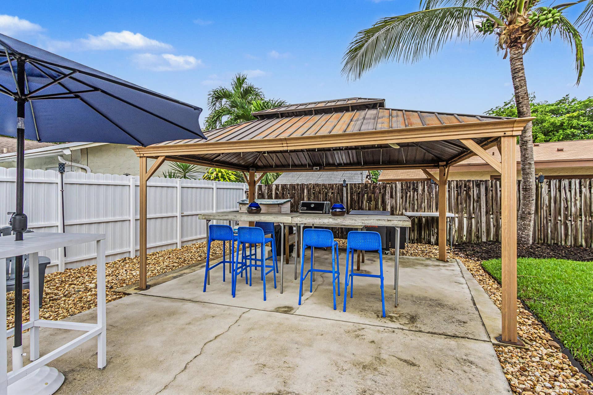 10150 NW 22ND Court, Pembroke Pines, FL 33026 Cabana with Lighting and electricity