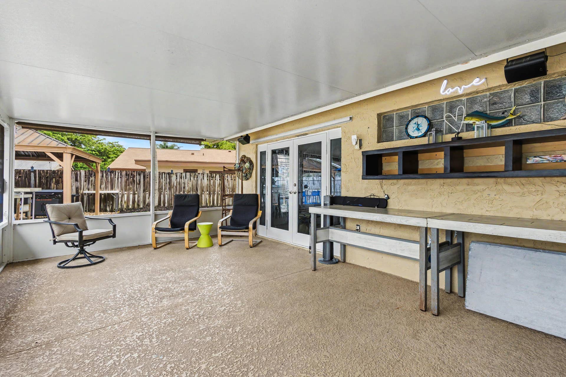 10150 NW 22ND Court, Pembroke Pines, FL 33026 Screened in Patio
