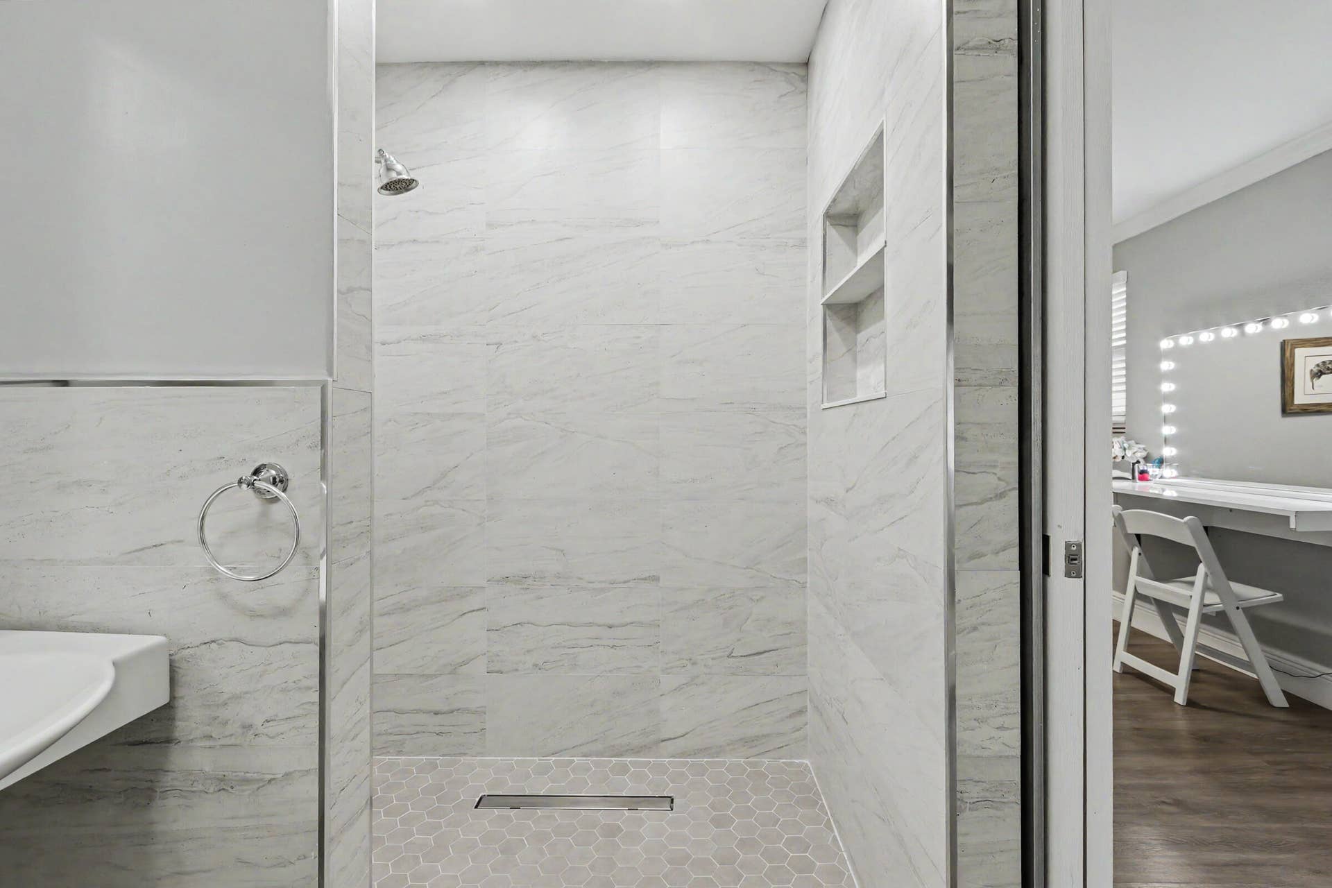 10150 NW 22ND Court, Pembroke Pines, FL 33026 Modern bathroom