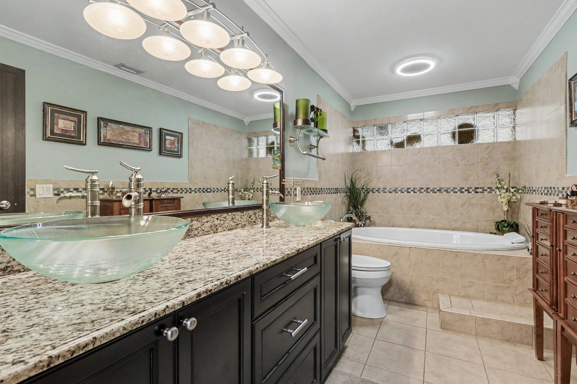 10150 NW 22ND Court, Pembroke Pines, FL 33026 Primary Bathroom