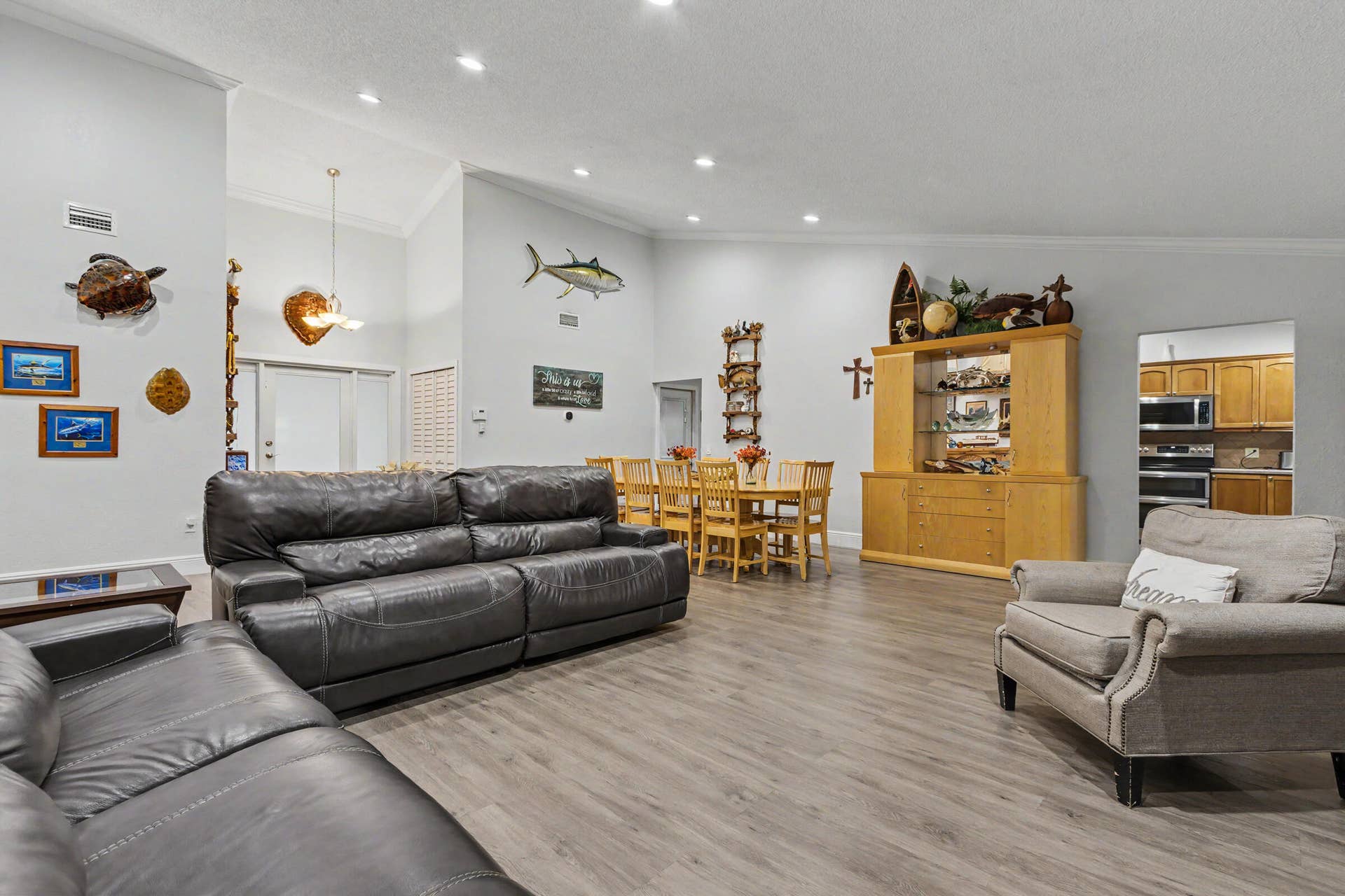 10150 NW 22ND Court, Pembroke Pines, FL 33026 Living and Dining space