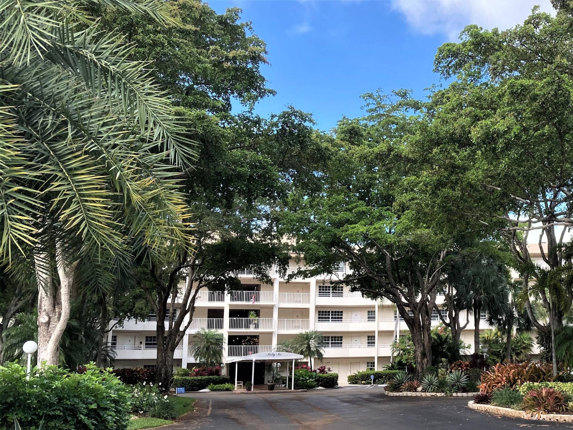 565 OAKS Lane, #305, Pompano Beach, FL 33069 66 front
