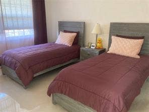 565 OAKS Lane, #305, Pompano Beach, FL 33069 305 BED 2