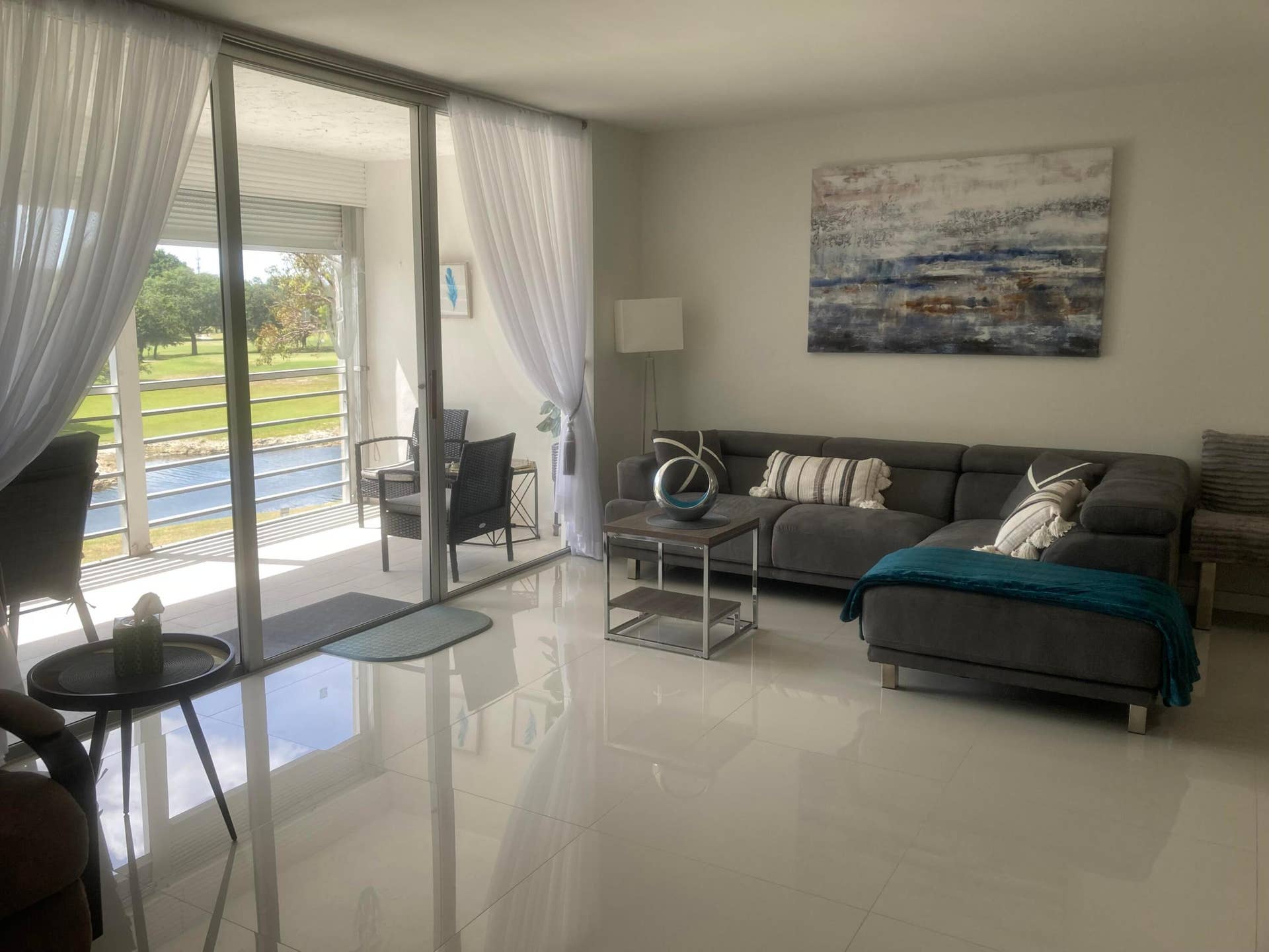 565 OAKS Lane, #305, Pompano Beach, FL 33069 305 LR DECK