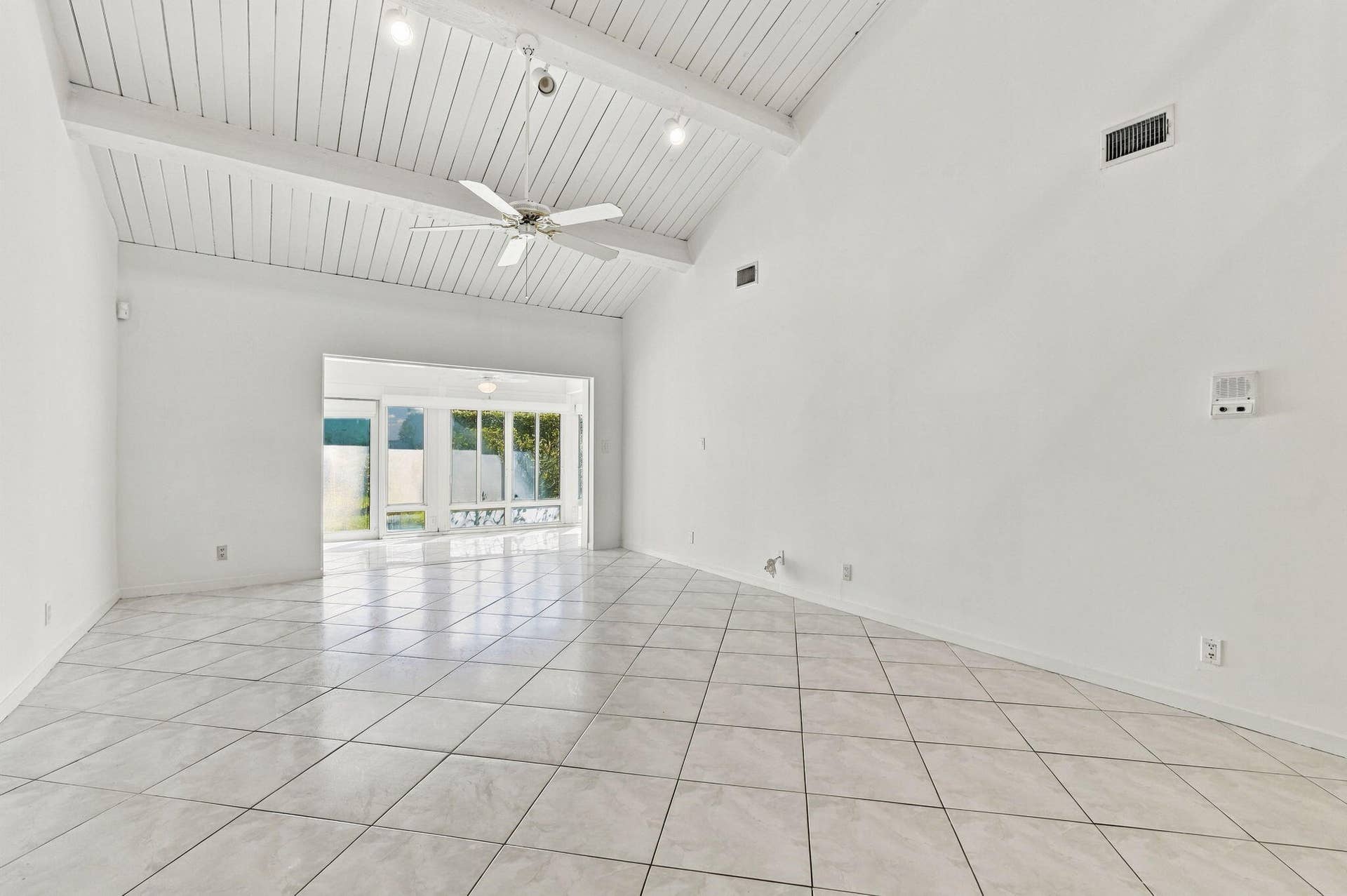 11 Living Dining 5