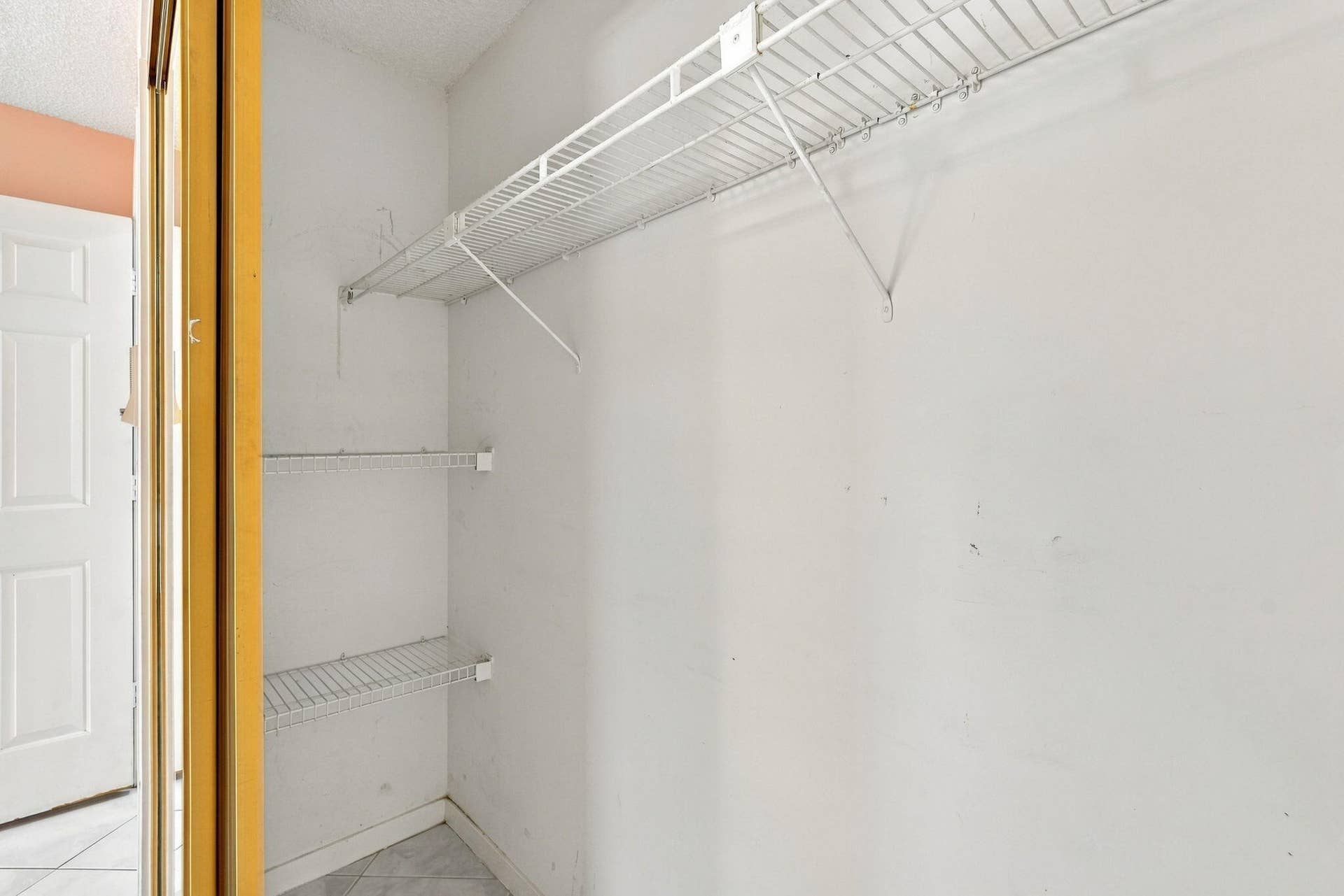 18 Bedroom 2 Closet b