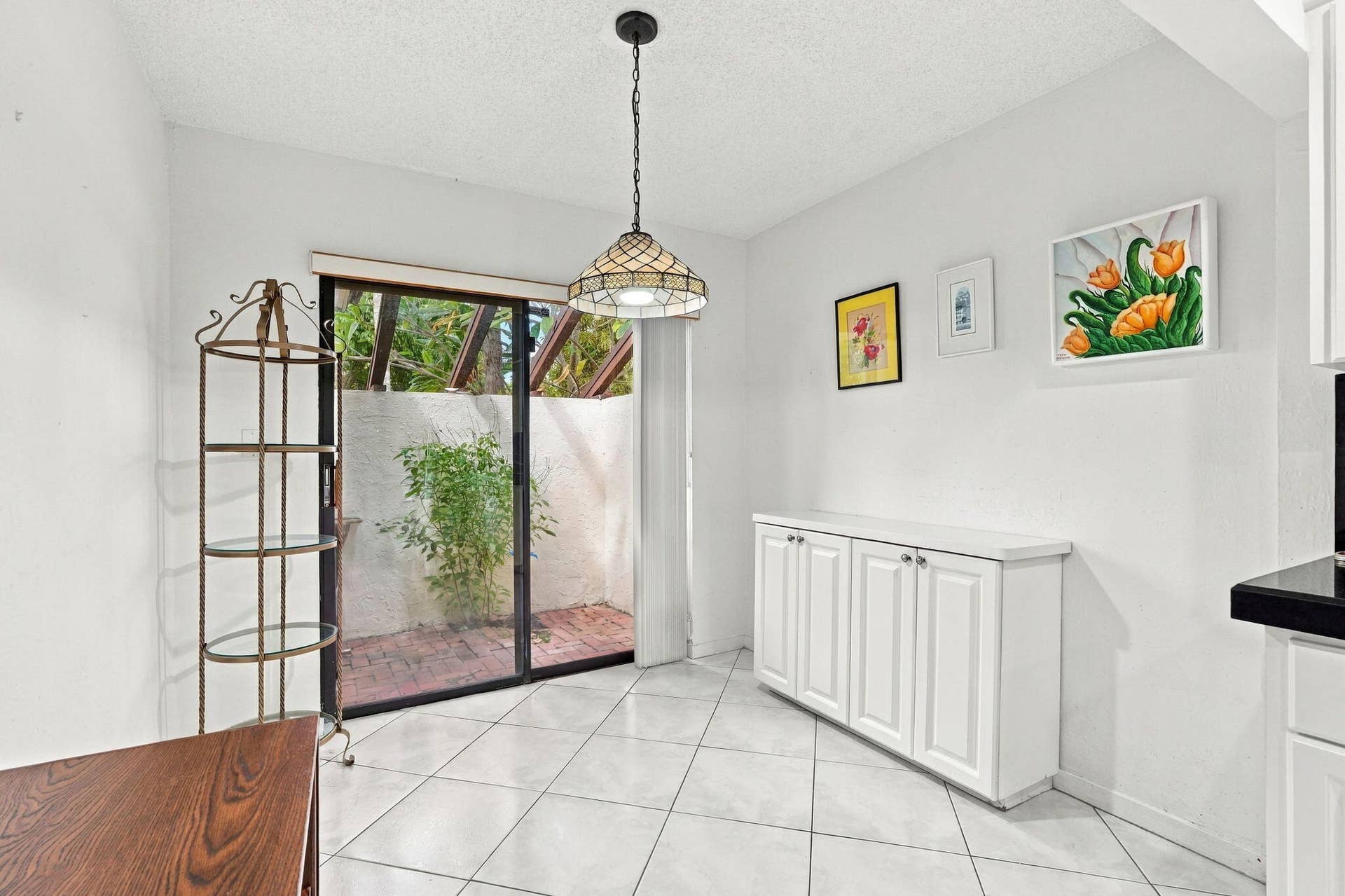 6b Kitchen Table Area 1