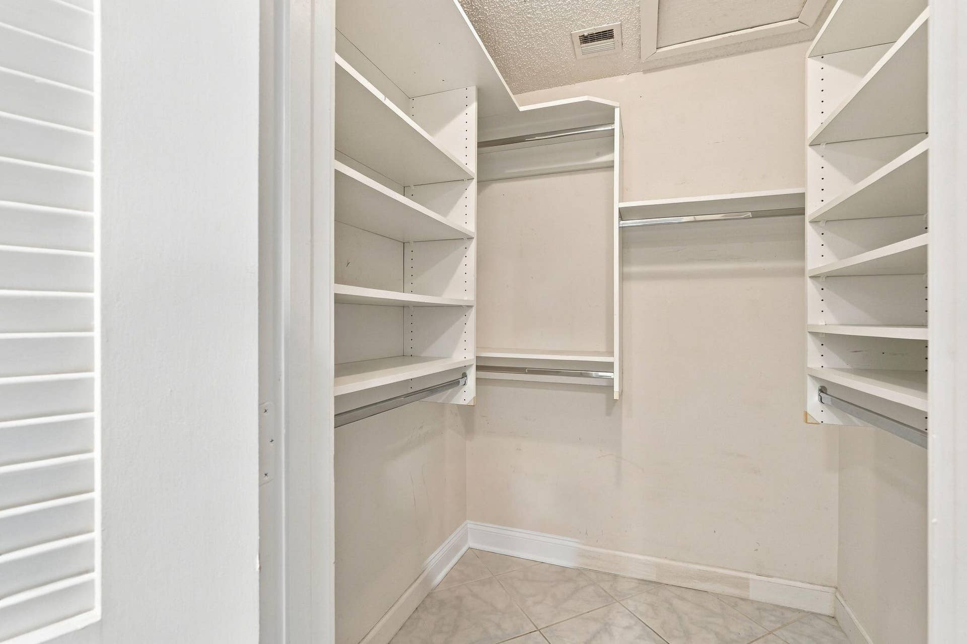 14 Primary Bed Closet 2