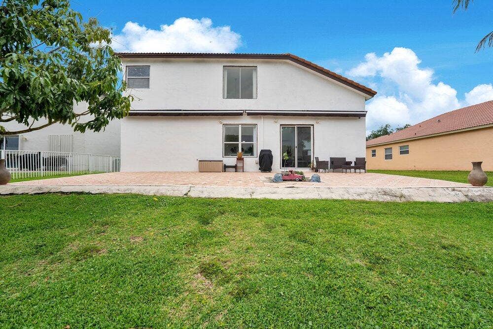 2242 SW 130TH Terrace, Miramar, FL 33027 Back Yard