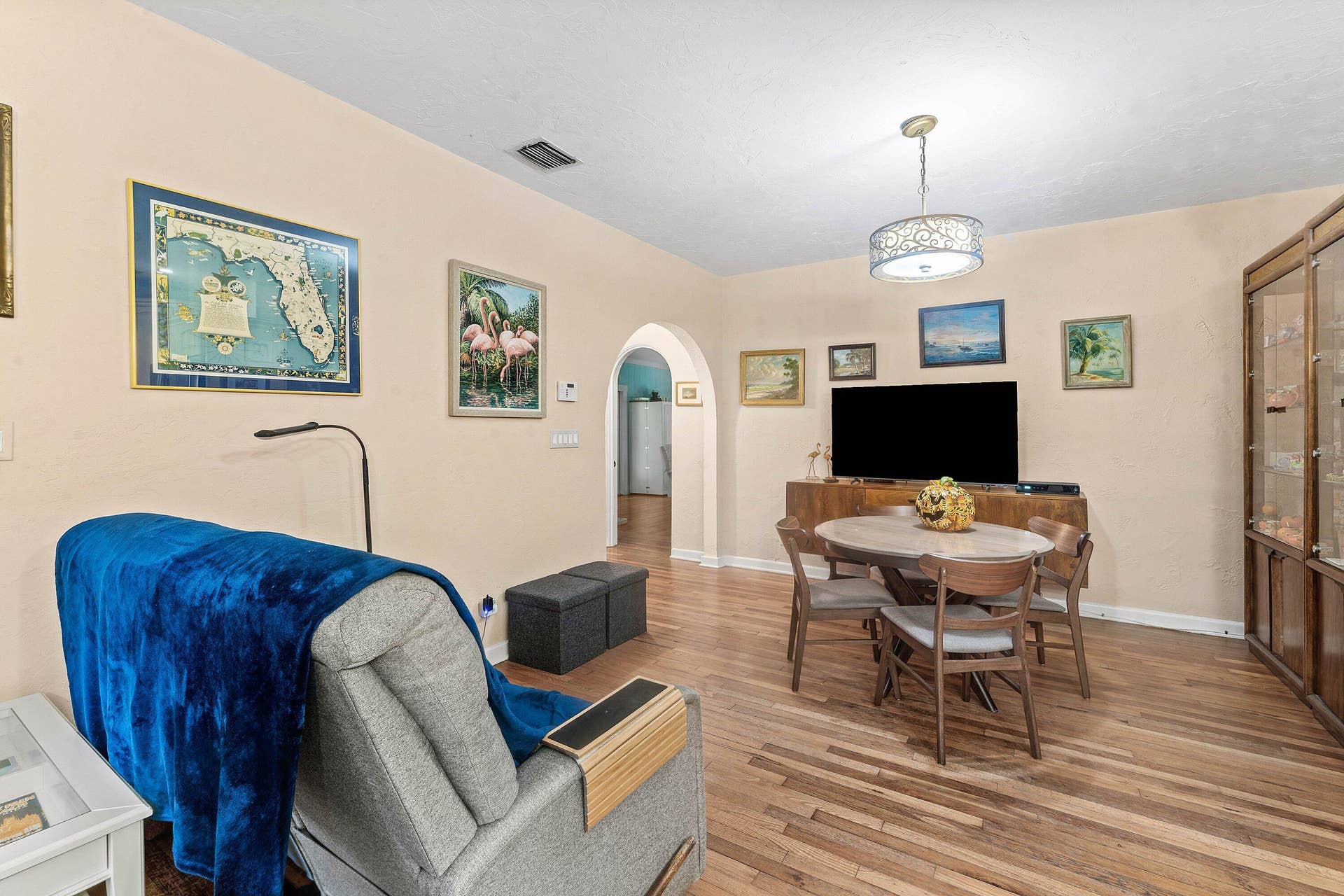 006-703SunsetRoad-WestPalmBeach-FL-33401