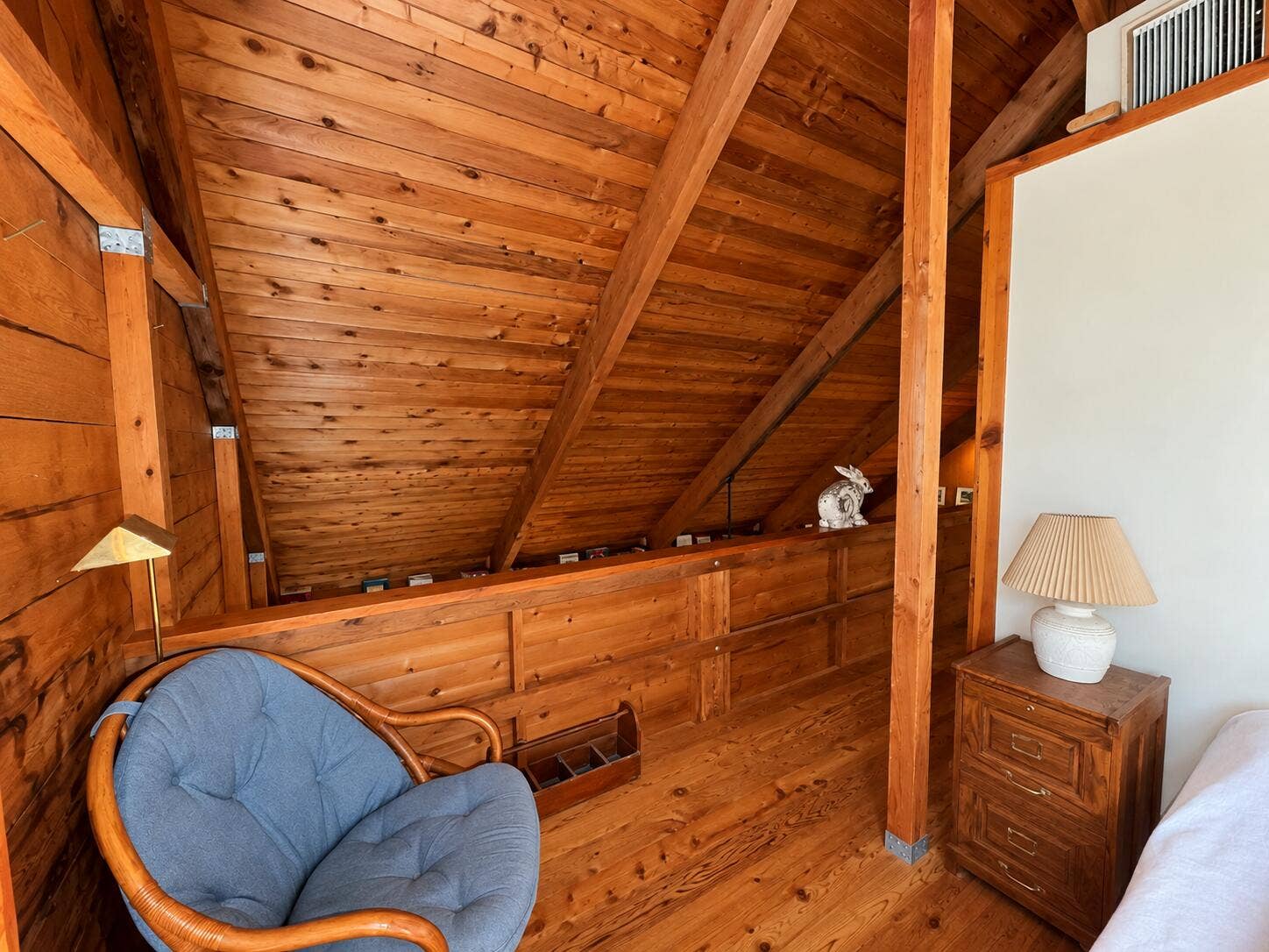 Cozy Wooden Loft Retreat