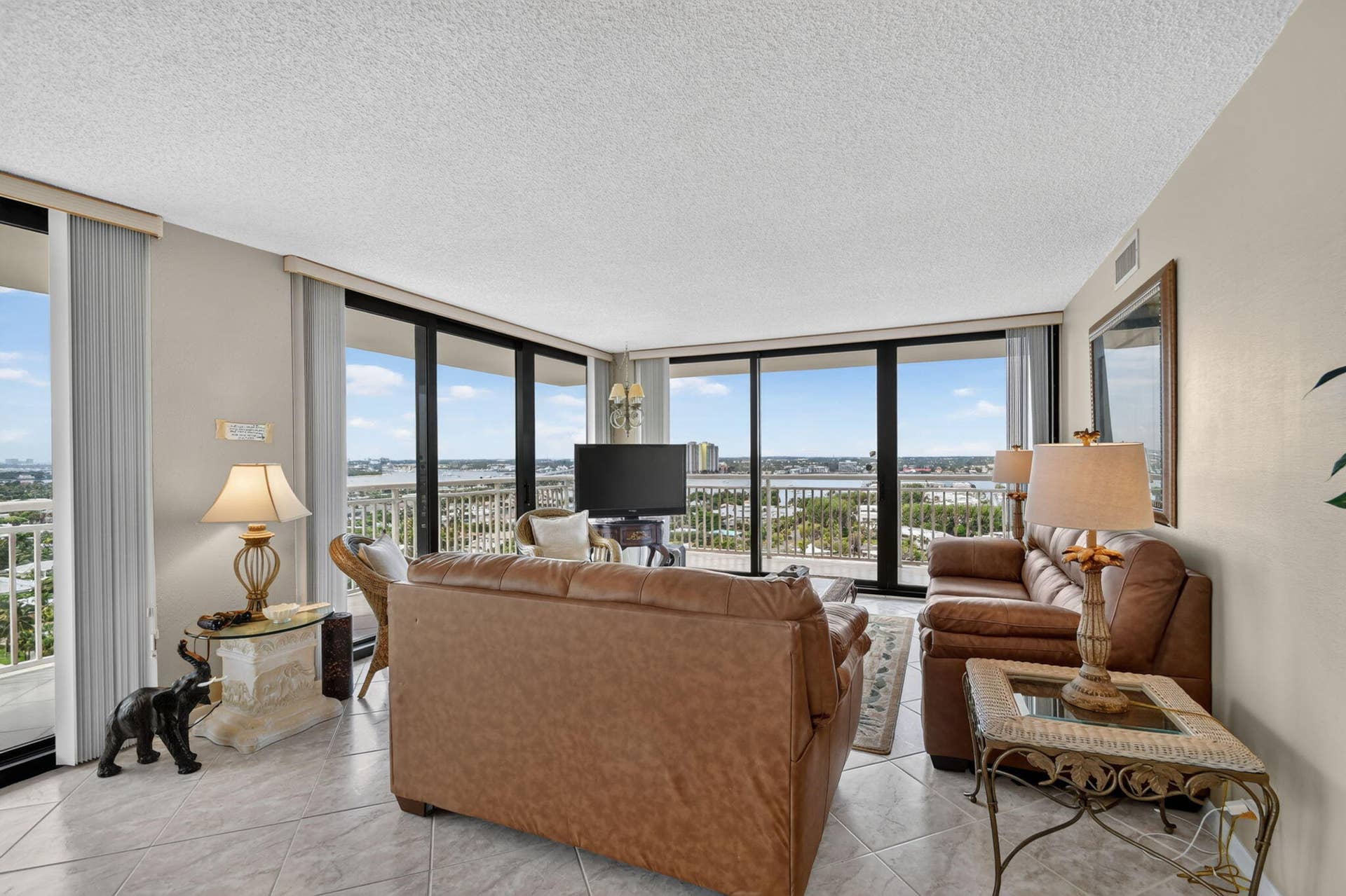 3400 N OCEAN Drive, #1808, Singer Island, FL 33404 46-web-or-mls-DSC_6008