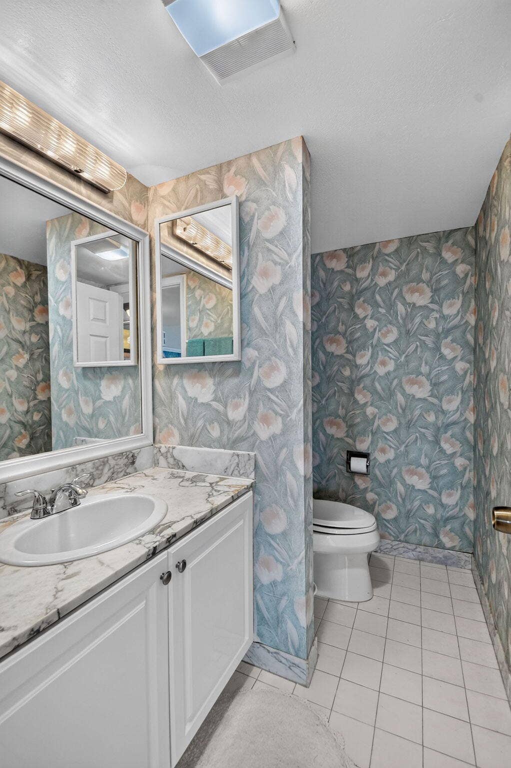 3400 N OCEAN Drive, #1808, Singer Island, FL 33404 40-web-or-mls-DSC_5978