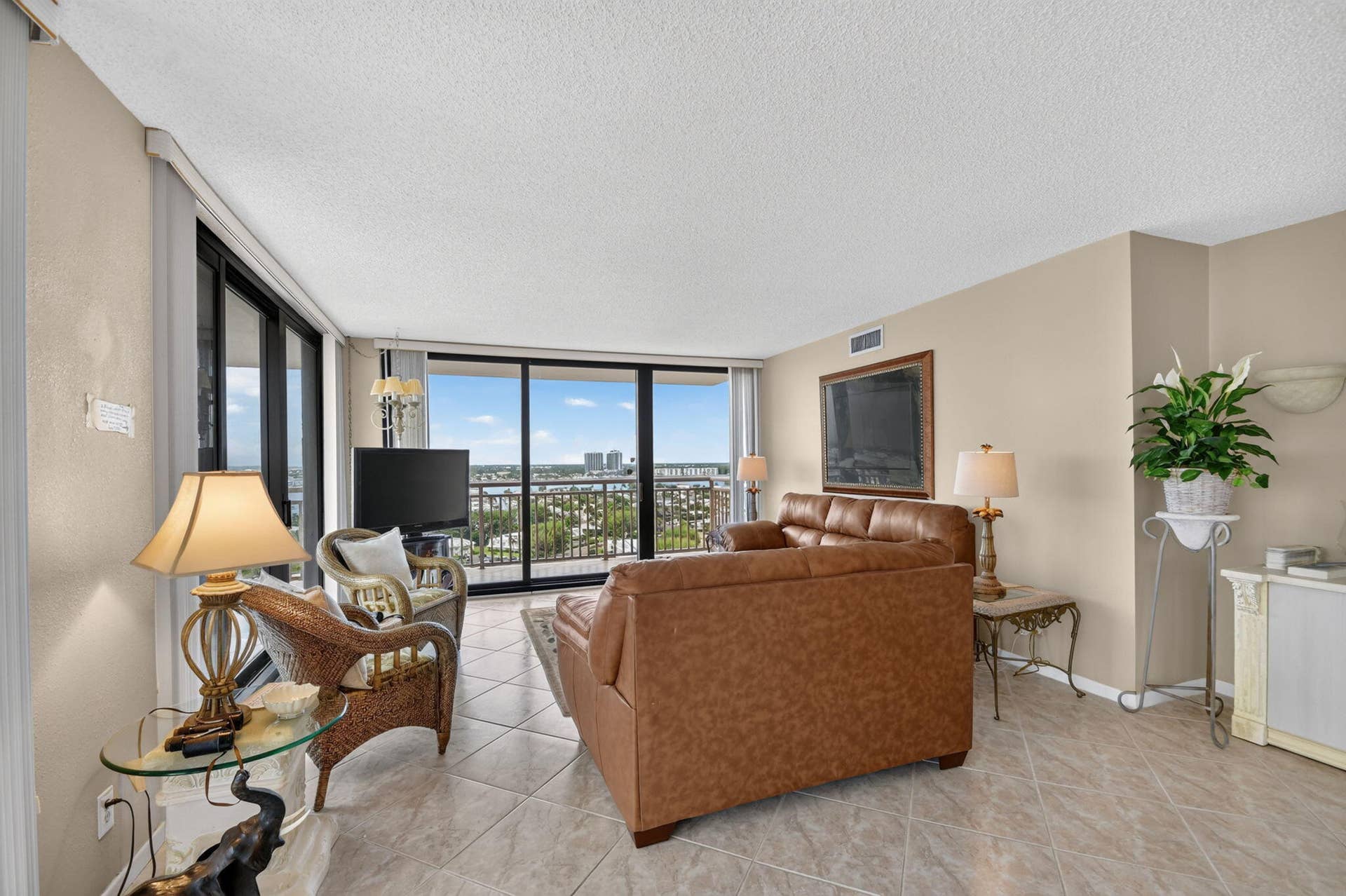 3400 N OCEAN Drive, #1808, Singer Island, FL 33404 45-web-or-mls-DSC_6003