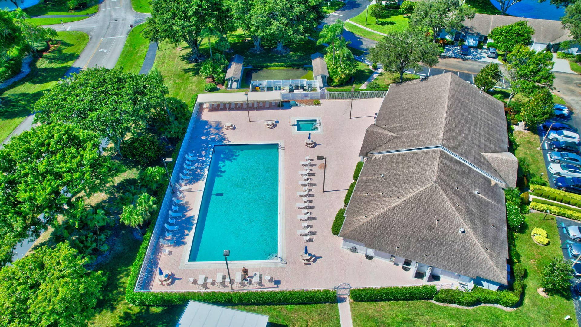 AERIAL POOL