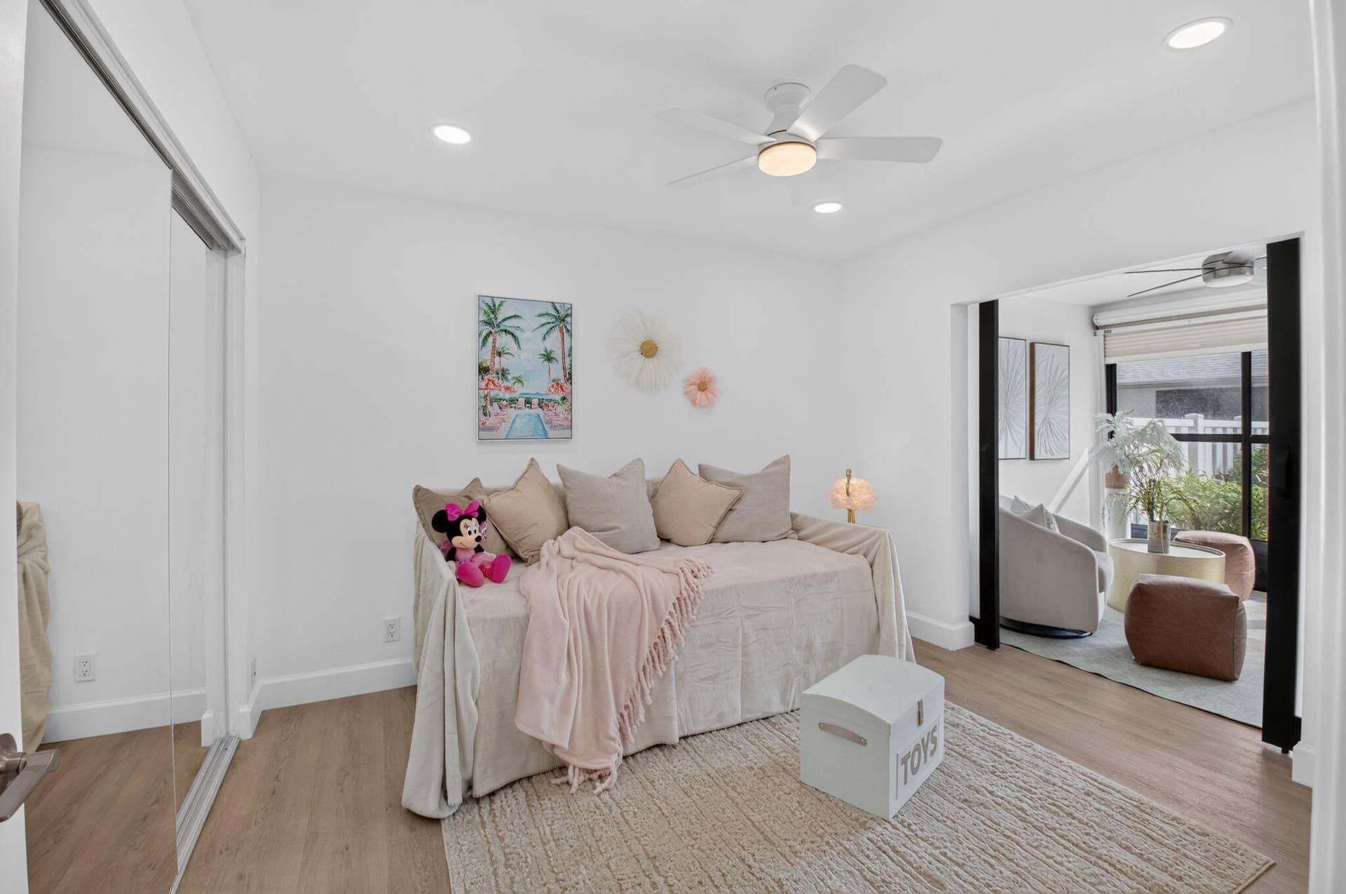 BEDROOM 2