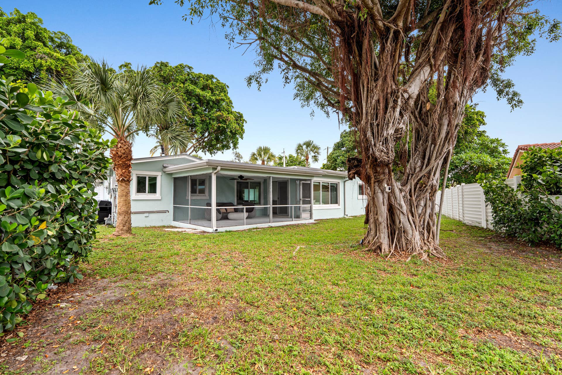 690 SE 5th Court, Pompano Beach, FL 33060 DSC03493