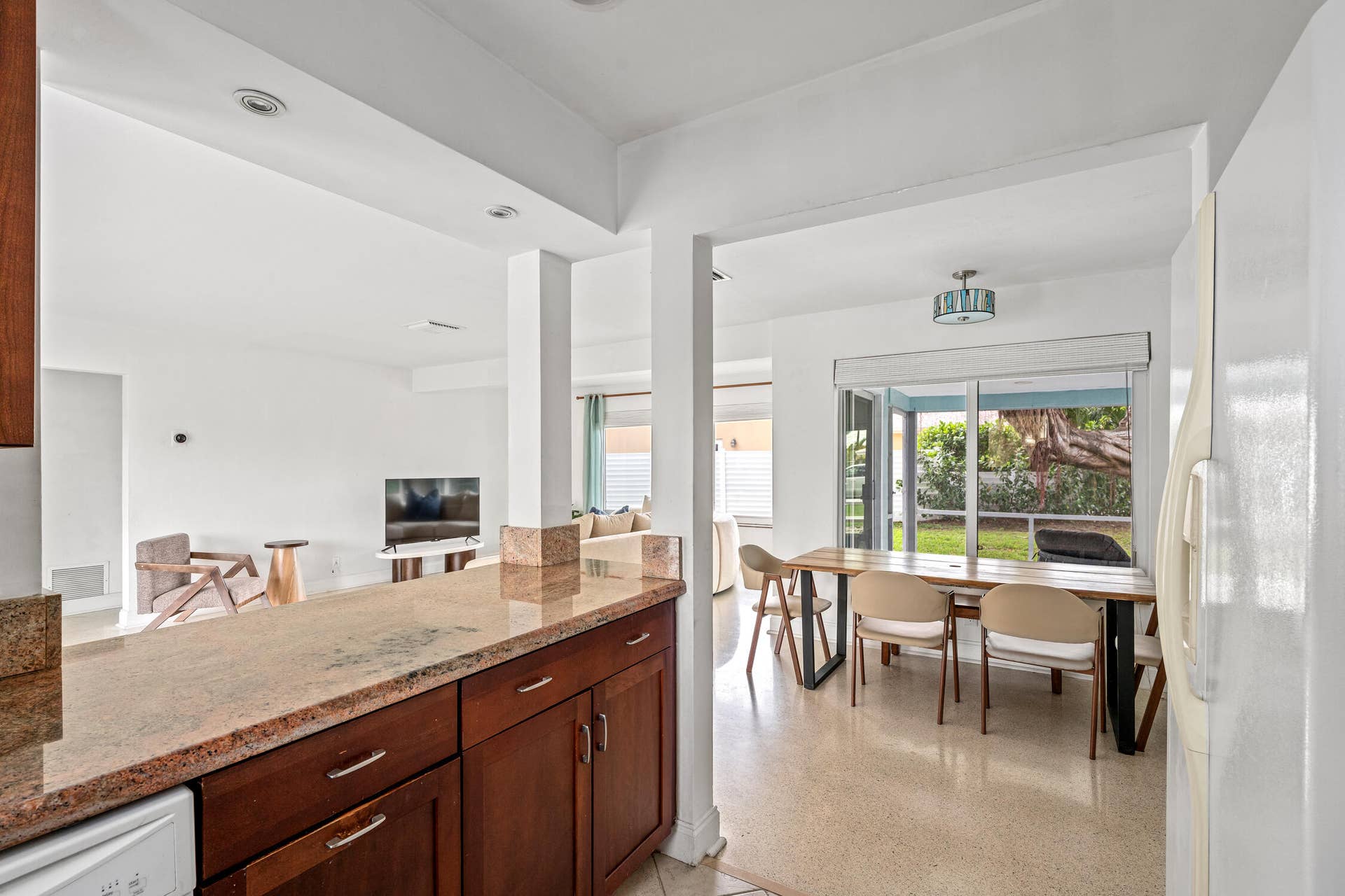 690 SE 5th Court, Pompano Beach, FL 33060 DSC03463