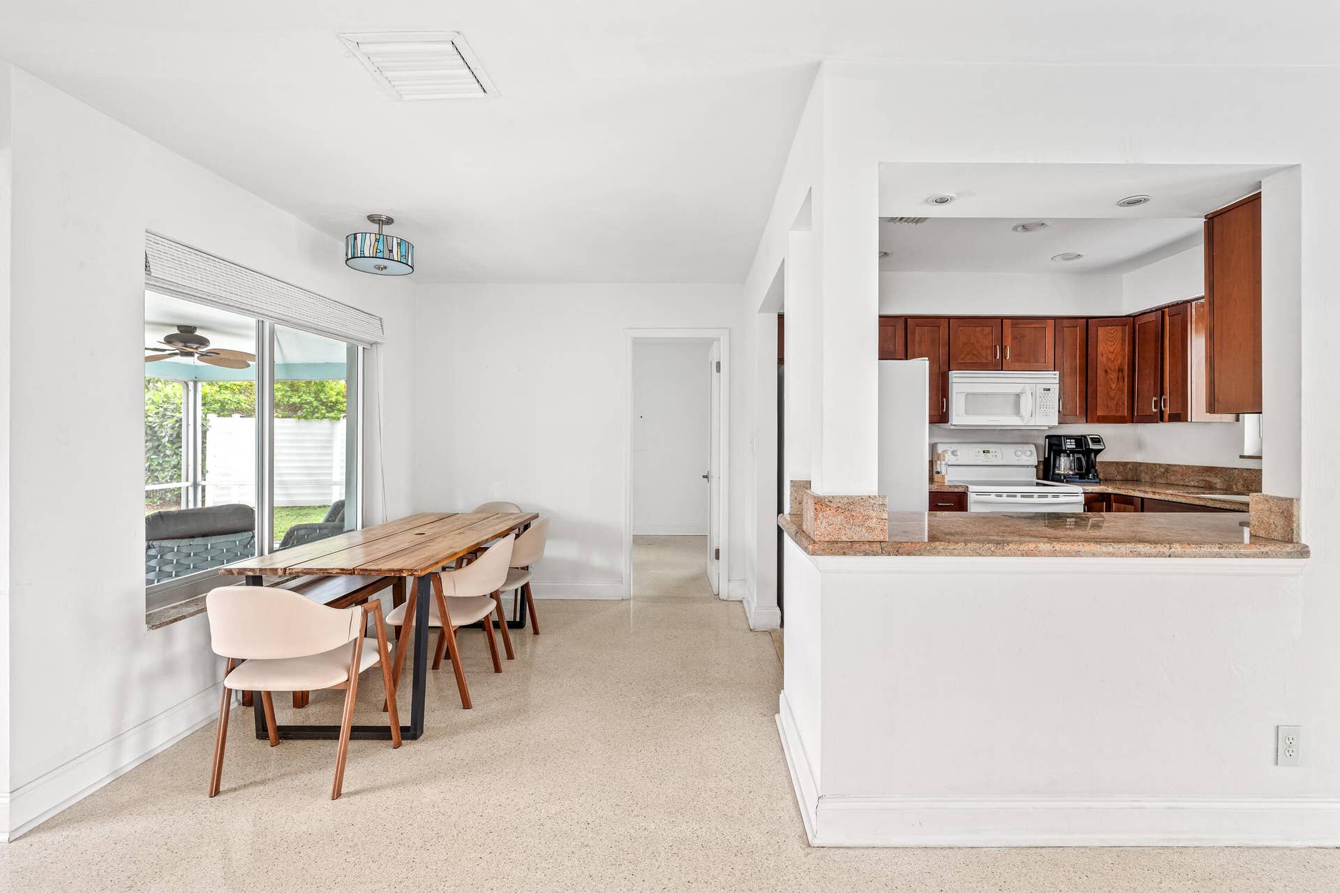 690 SE 5th Court, Pompano Beach, FL 33060 DSC03439