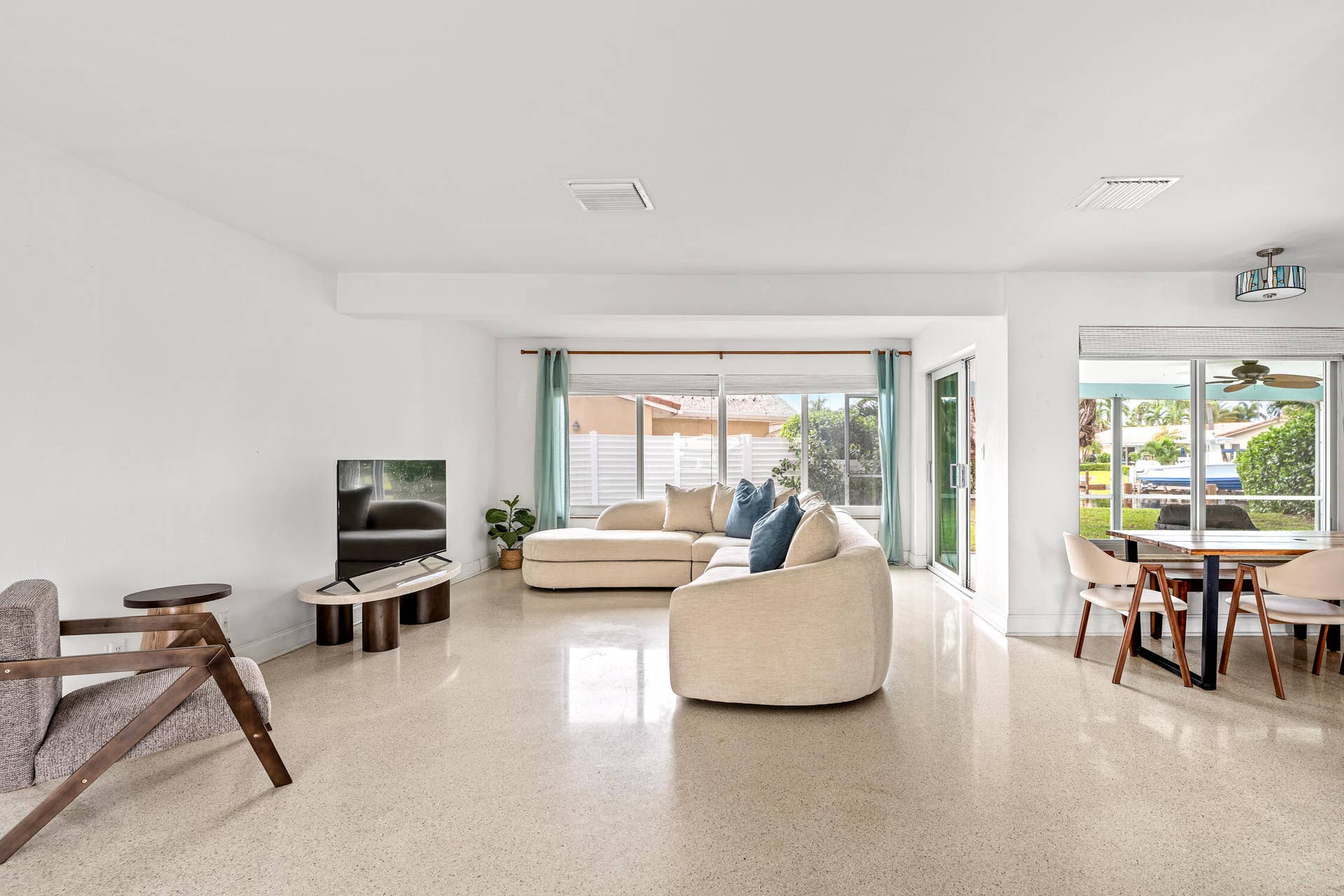 690 SE 5th Court, Pompano Beach, FL 33060 DSC03451