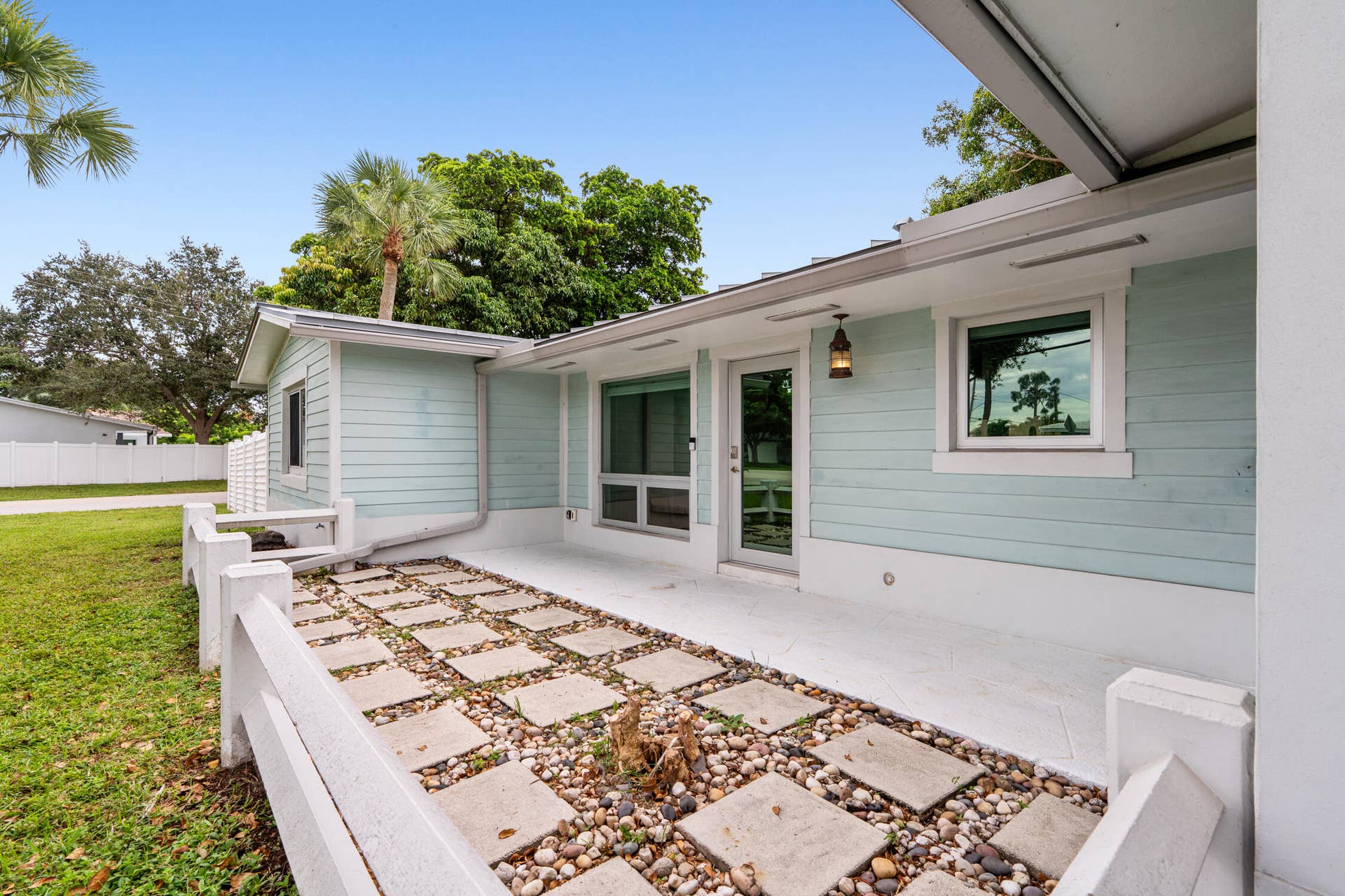 690 SE 5th Court, Pompano Beach, FL 33060 DSC03510