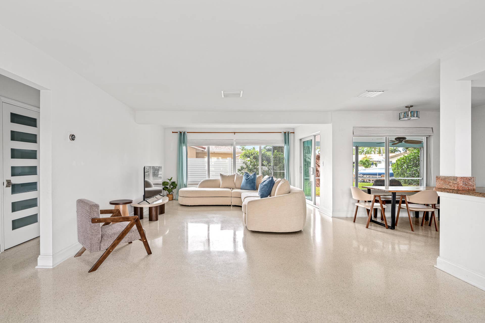 690 SE 5th Court, Pompano Beach, FL 33060 DSC03457