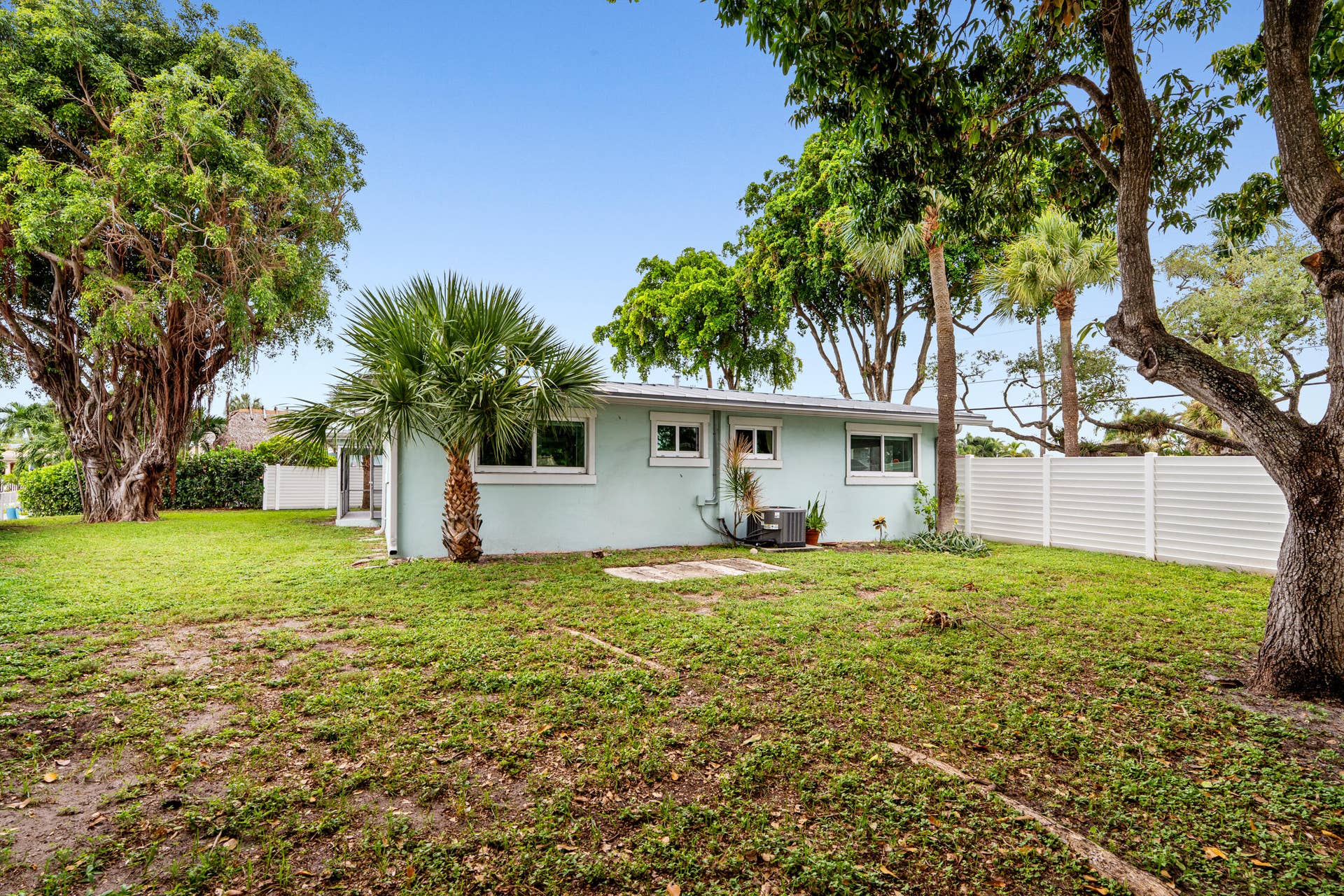 690 SE 5th Court, Pompano Beach, FL 33060 DSC03480