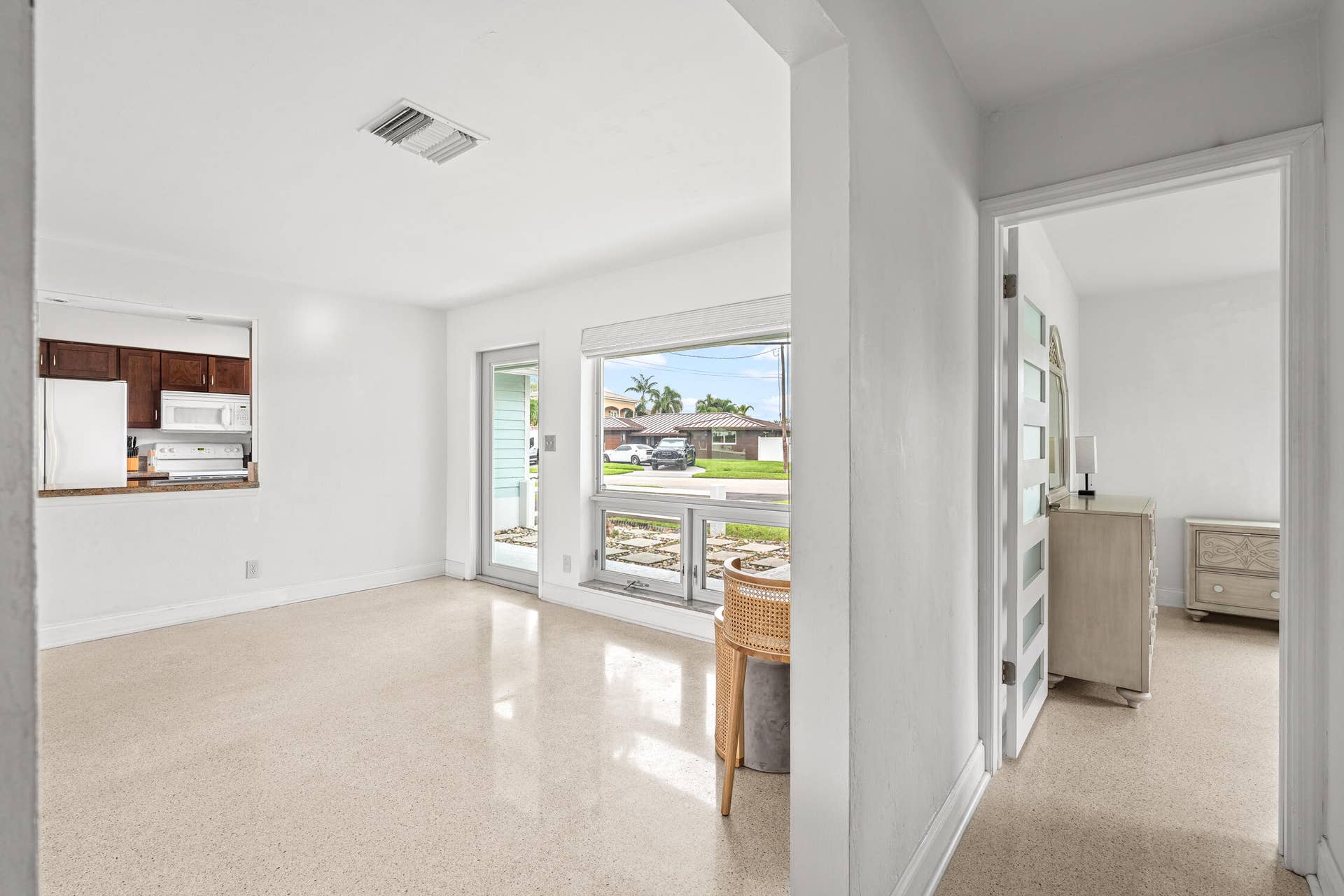 690 SE 5th Court, Pompano Beach, FL 33060 DSC03403
