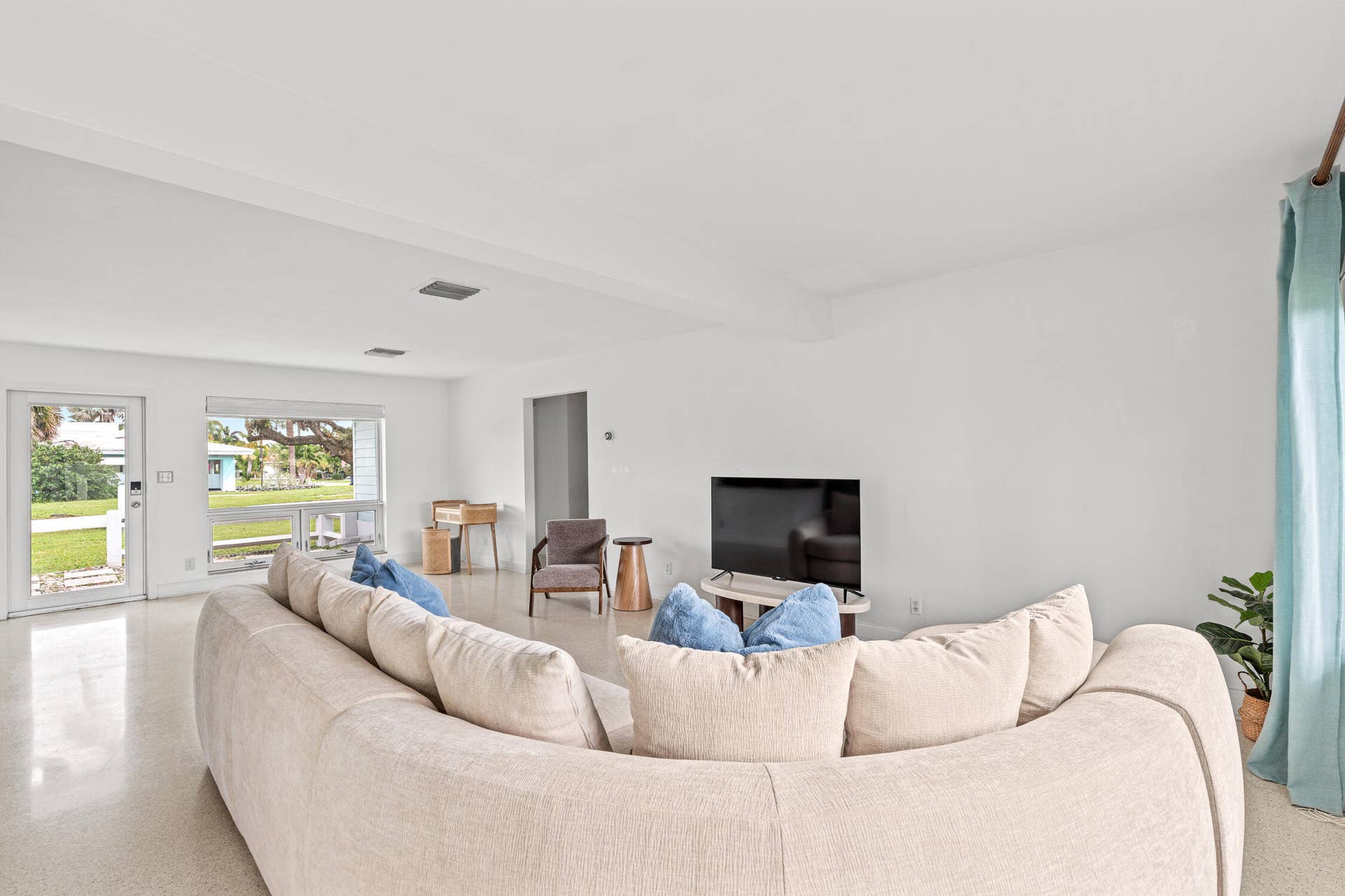 690 SE 5th Court, Pompano Beach, FL 33060 DSC03415