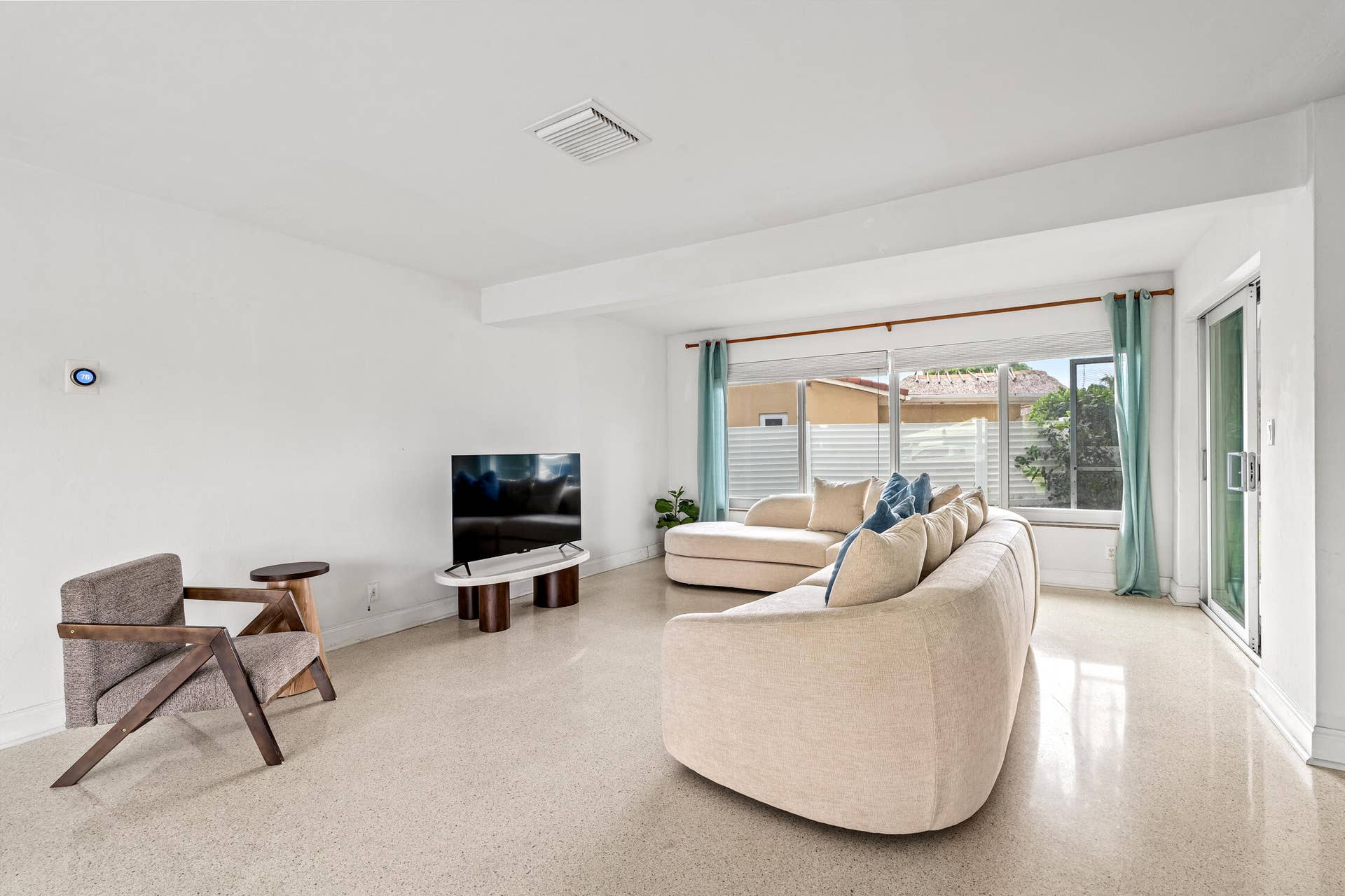 690 SE 5th Court, Pompano Beach, FL 33060 DSC03448