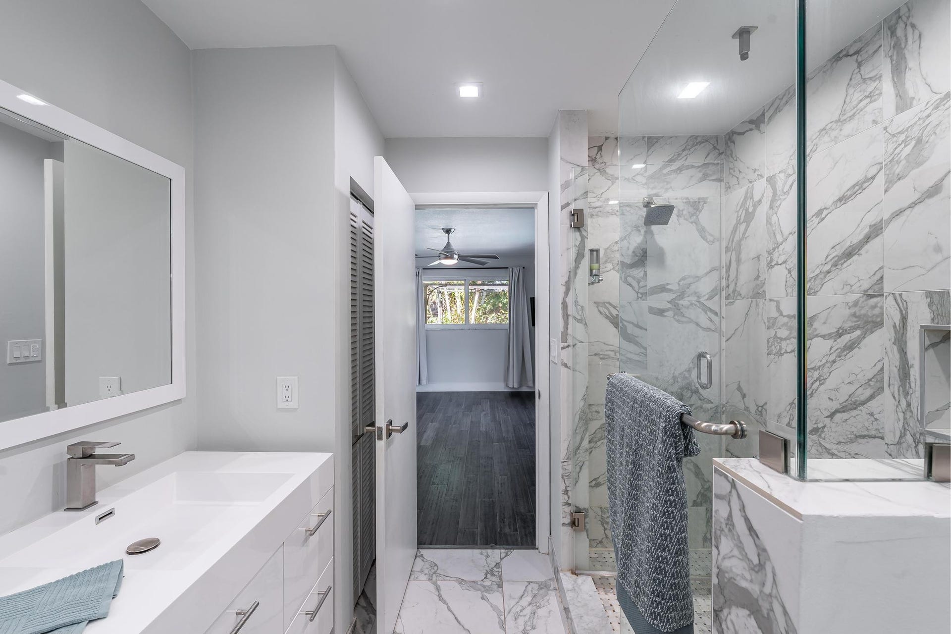 Marble-look tile finishes