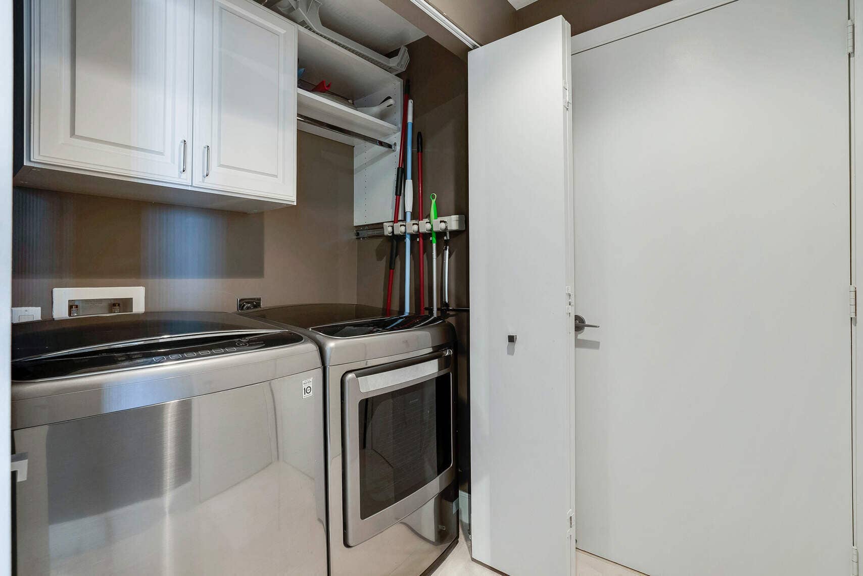 Washer/Dryer In Unit
