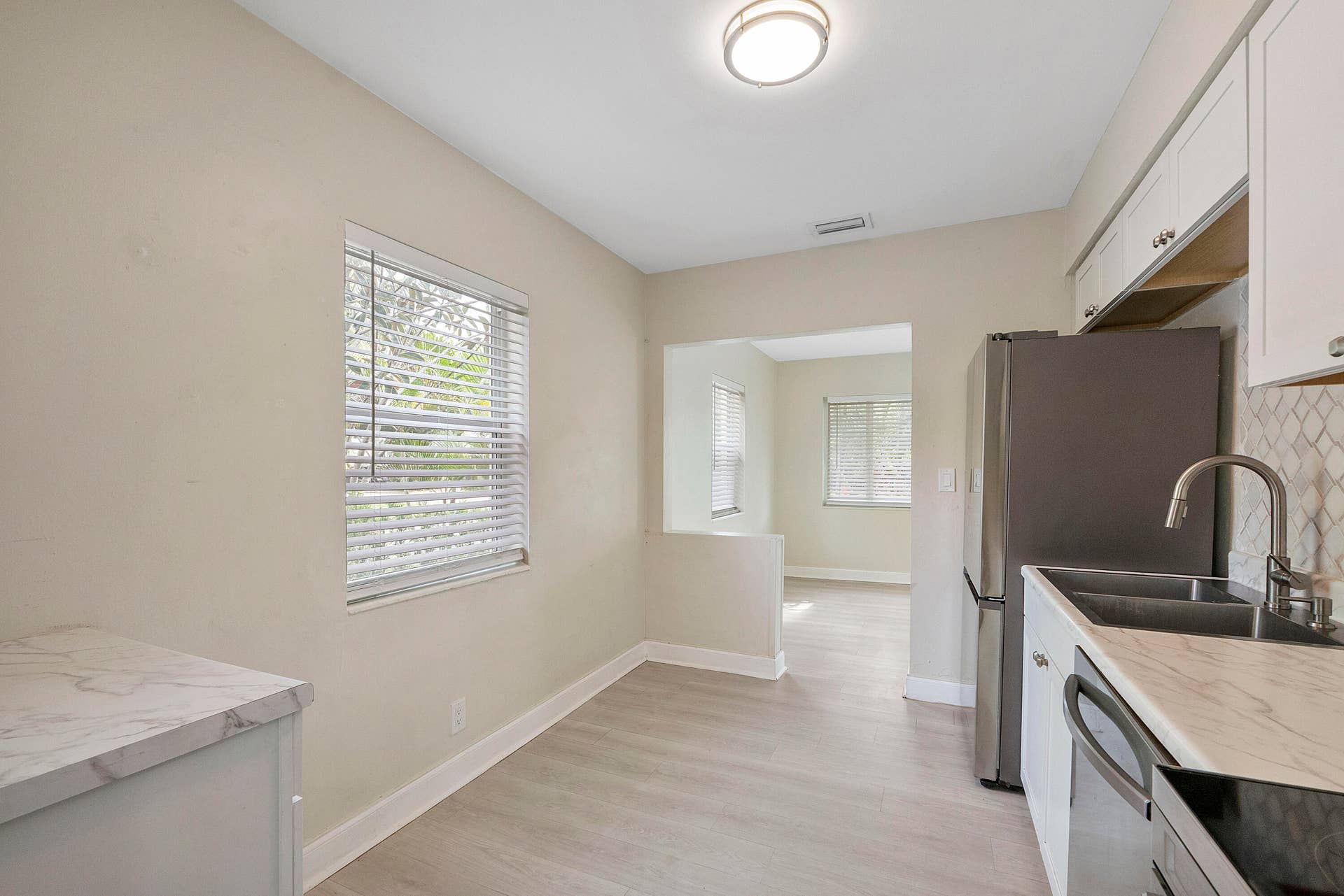 Kitchen w/extra cabinets