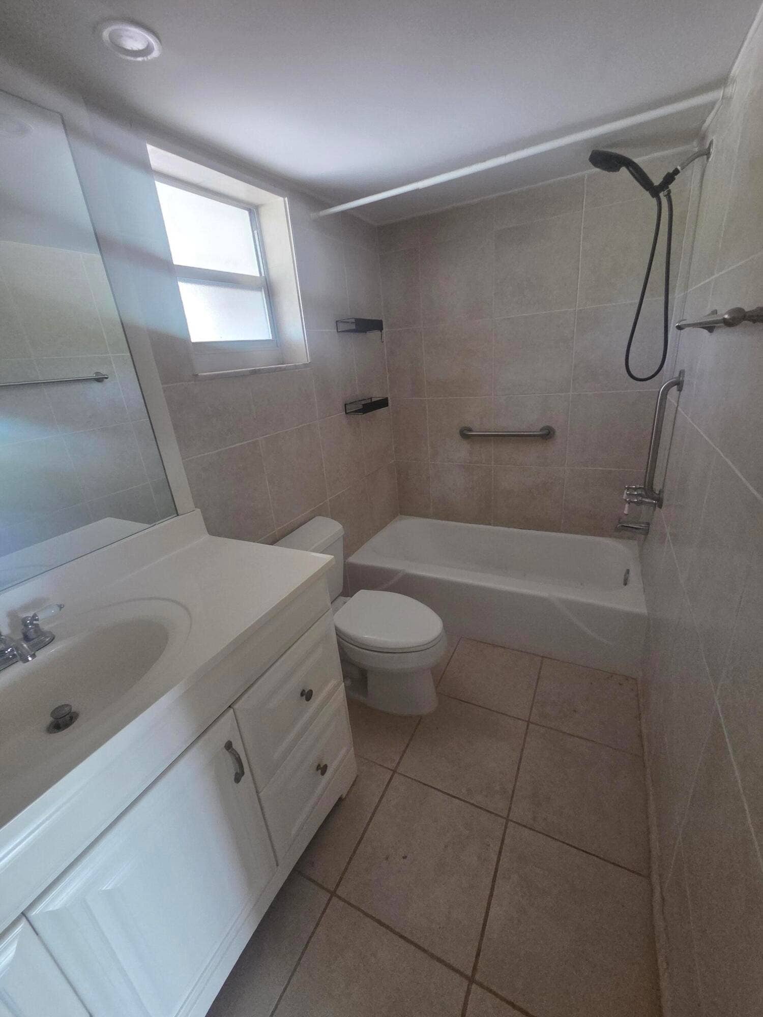 2661 S COURSE Drive, #305, Pompano Beach, Pompano Beach, FL 33069 1000184226